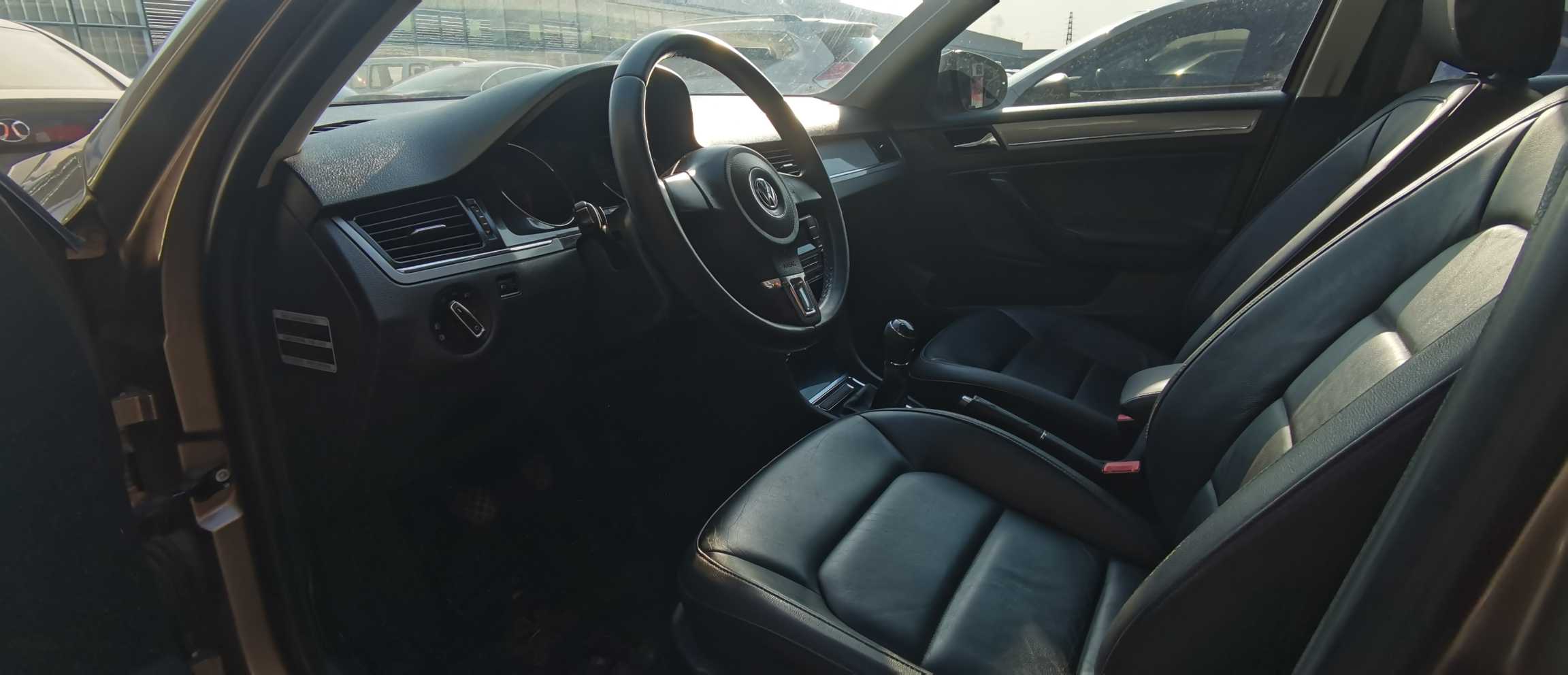 Volkswagen Bora 2013 car image #9