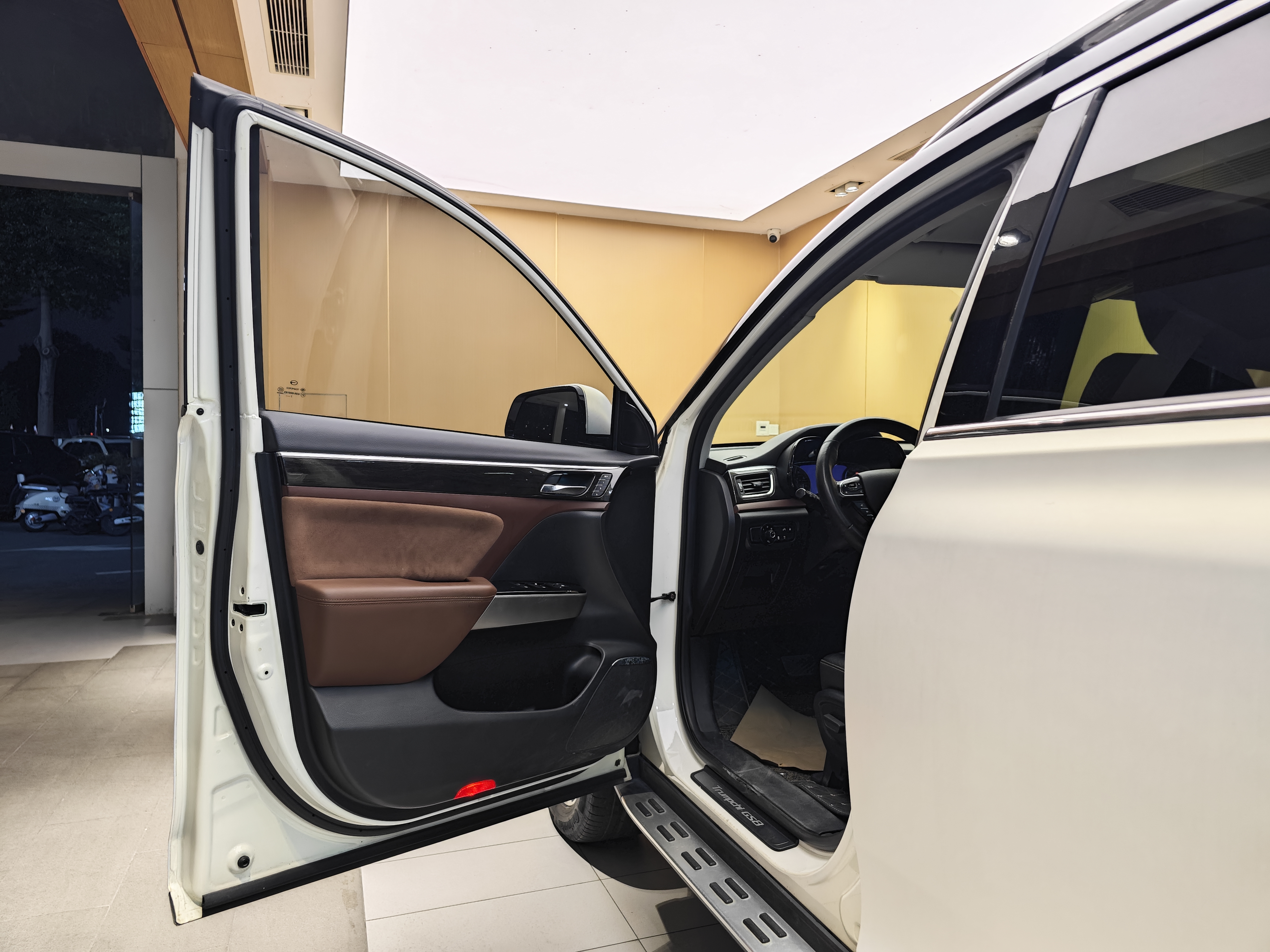 GAC Trumpchi GS8 2017 #9 GAC Trumpchi GS8 2017 car image #9