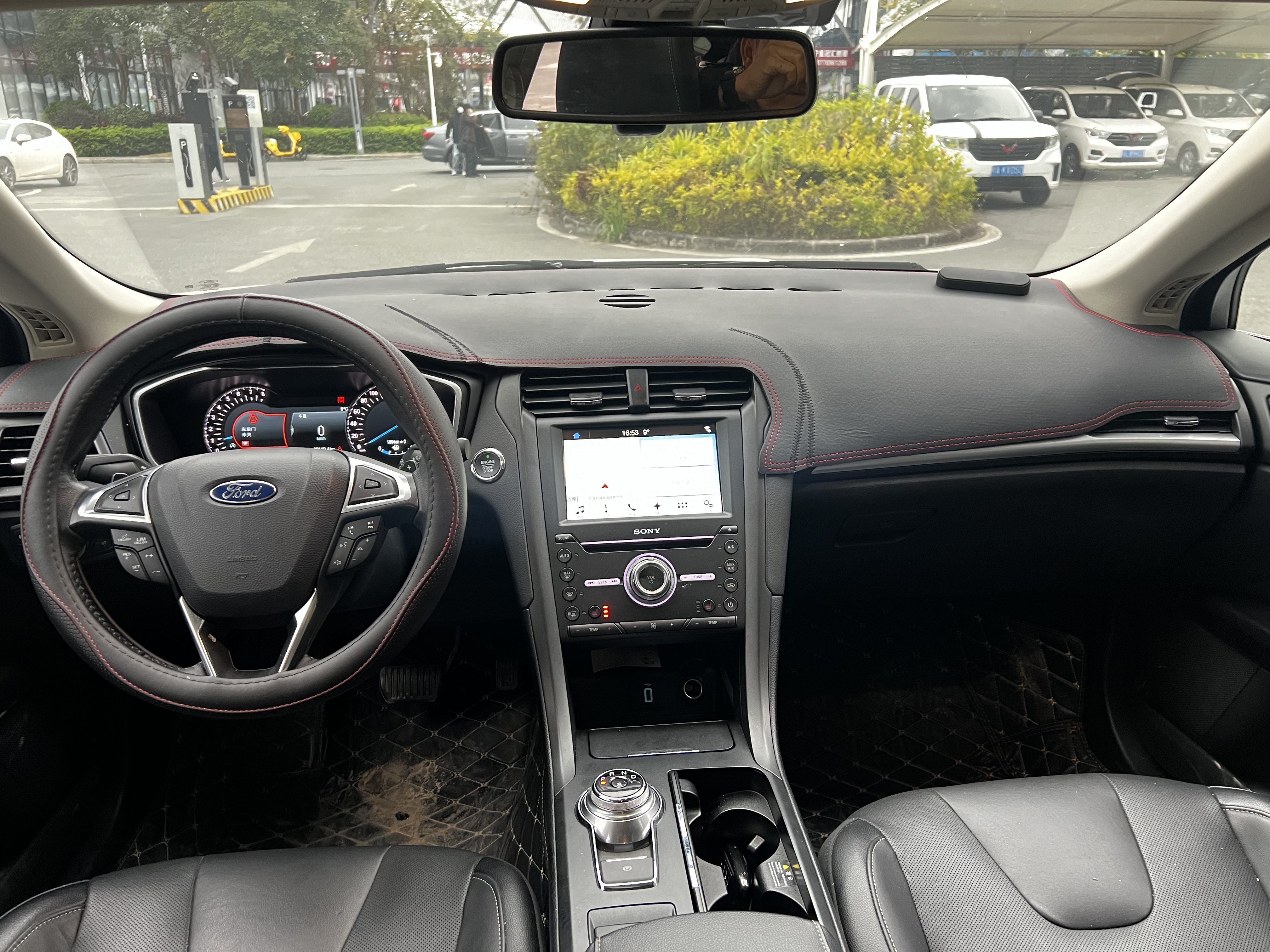 Ford Mondeo 2017 car image #9