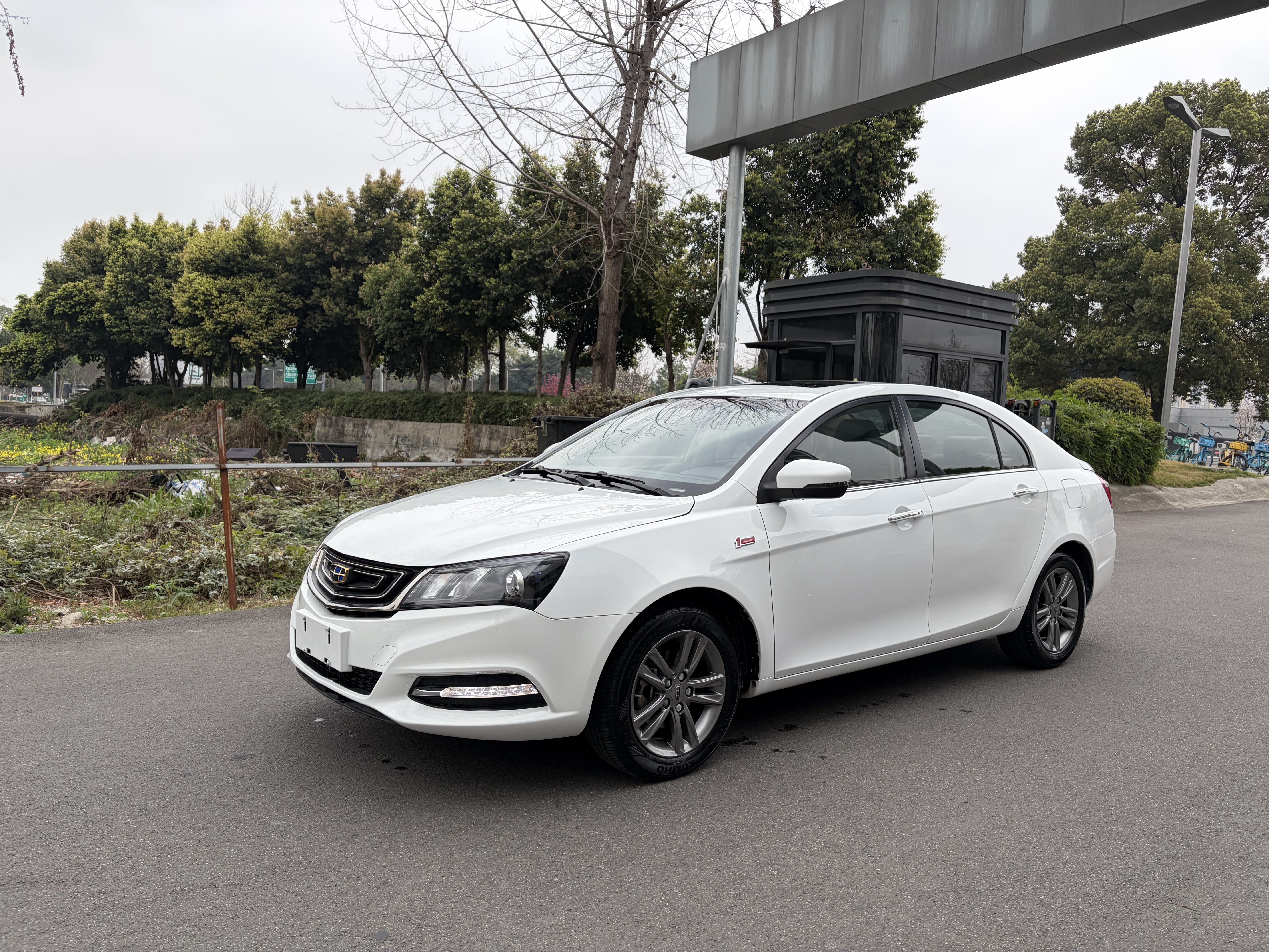GEELY Emgrand 2016 car image #9