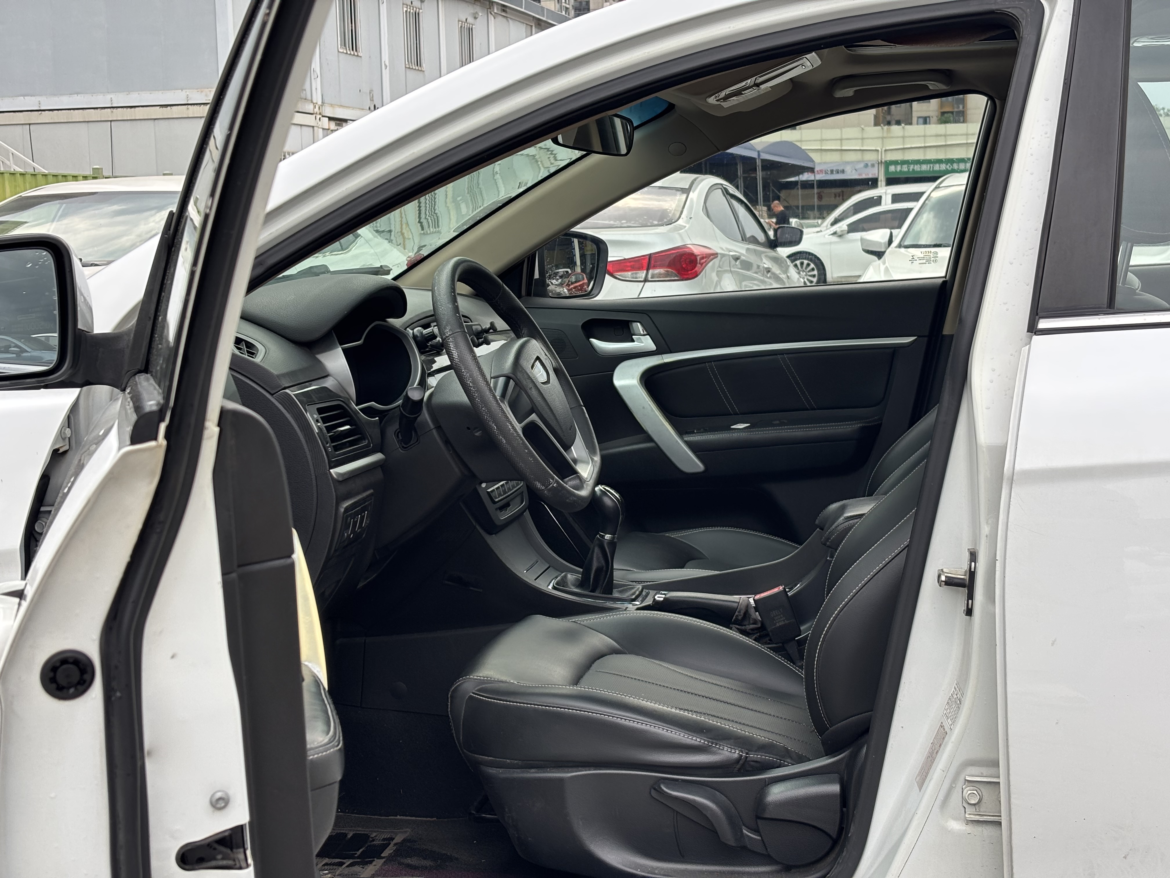 GEELY Emgrand 2017 car image #9