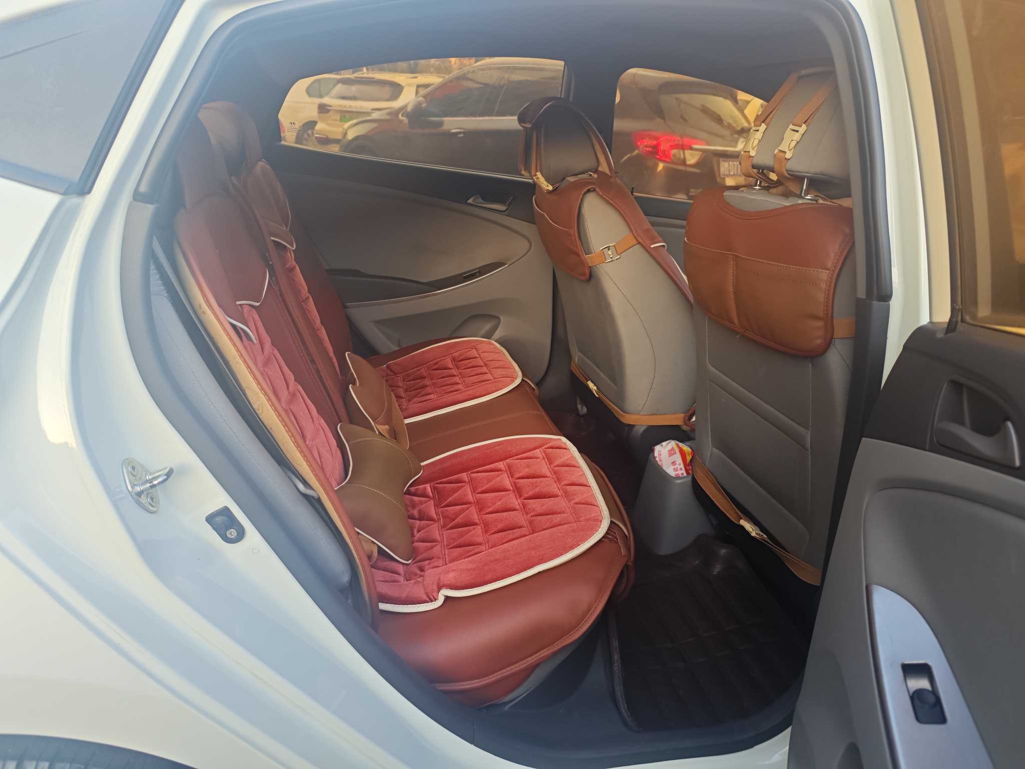 Hyundai Reina 2016 imagem de carro #9