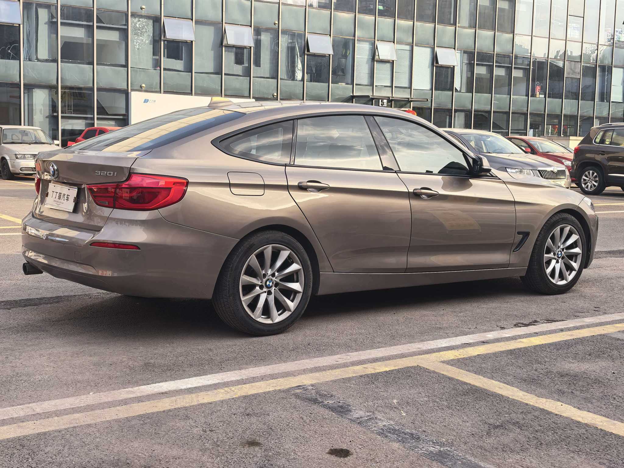 BMW 3 Series GT 2018 #9 BMW 3 Series GT 2018 imagem de carro #9