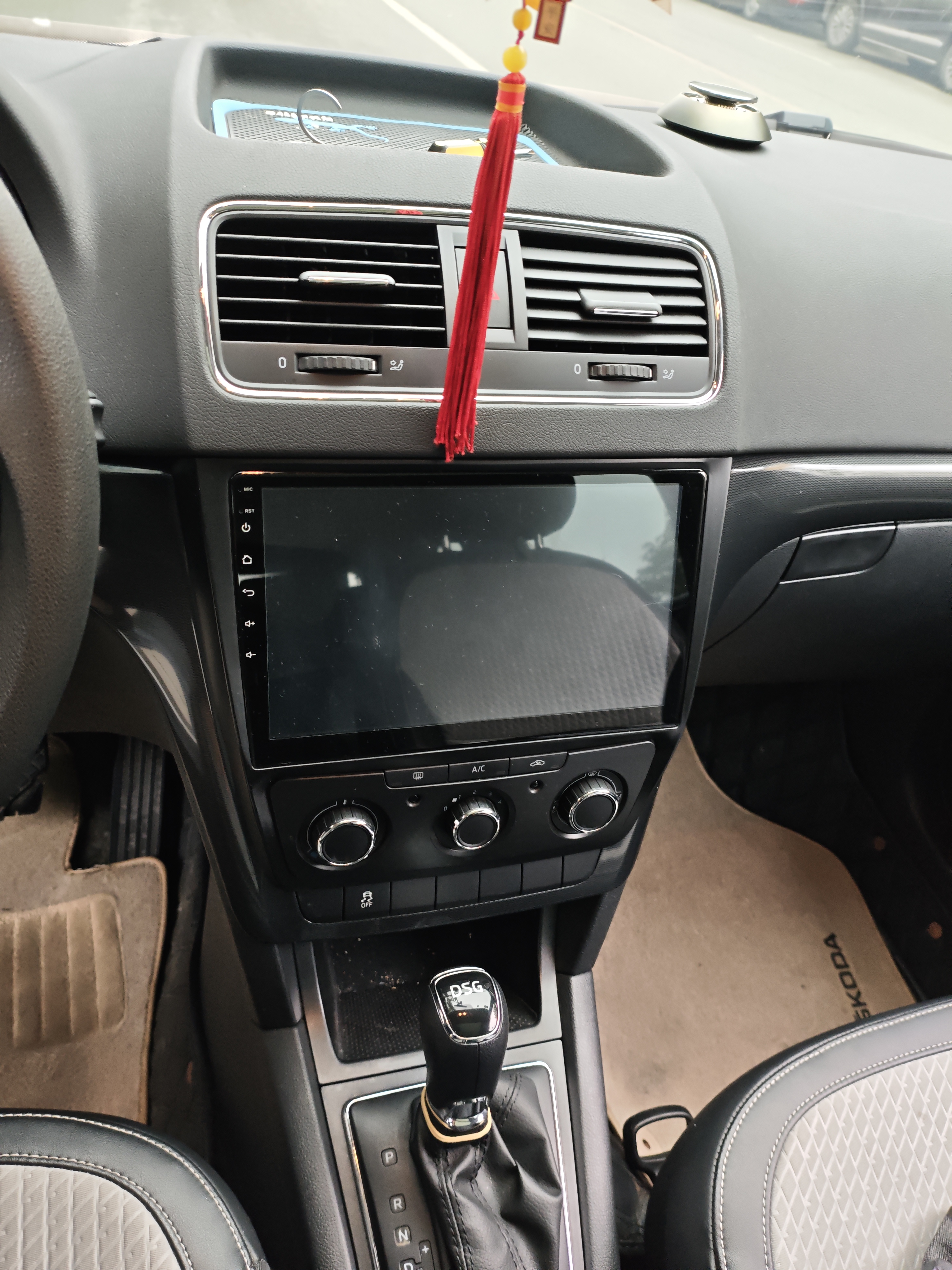 Skoda Yeti 2018 car image #9