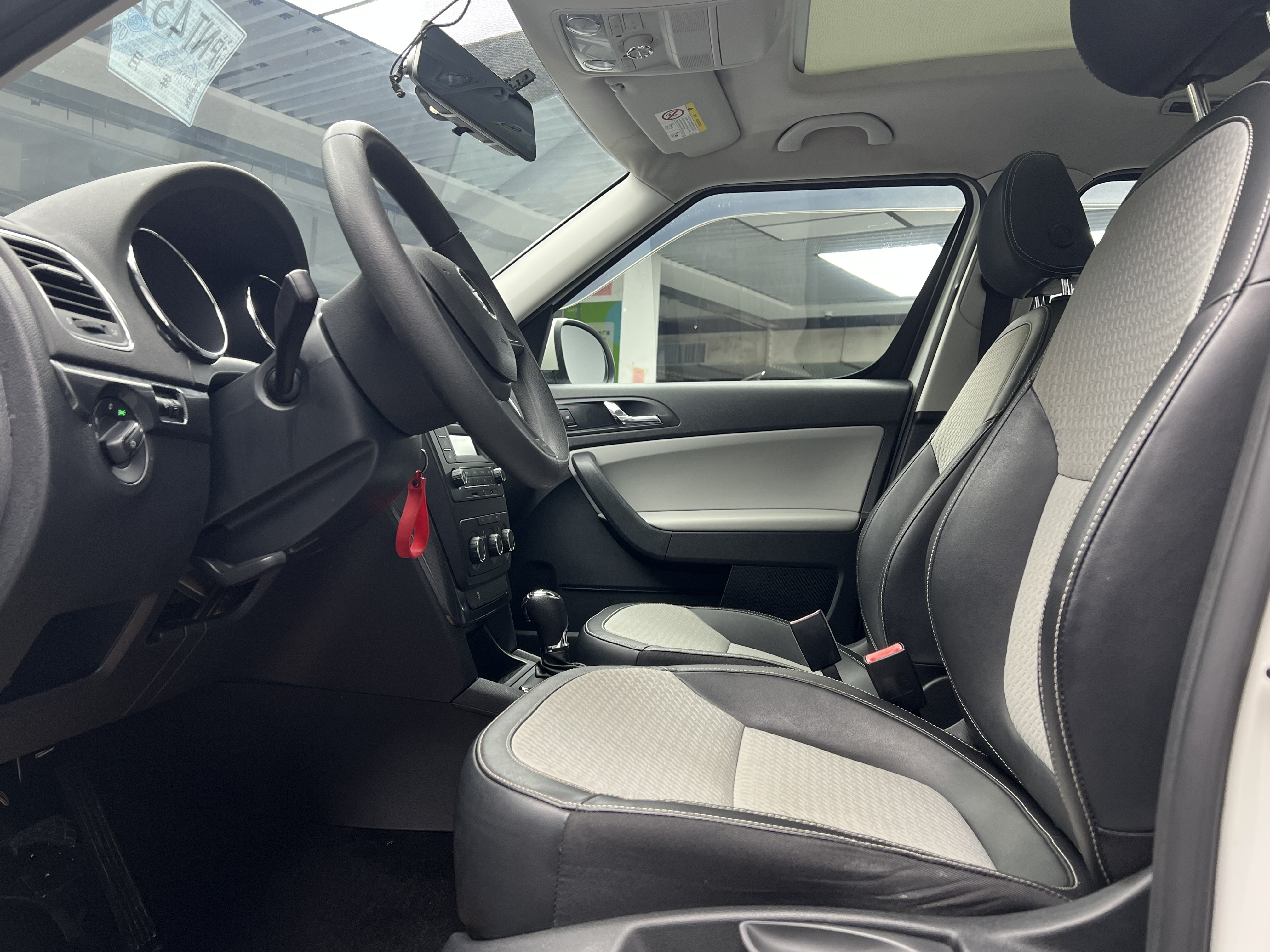 Skoda Yeti 2018 imagen de coche #9