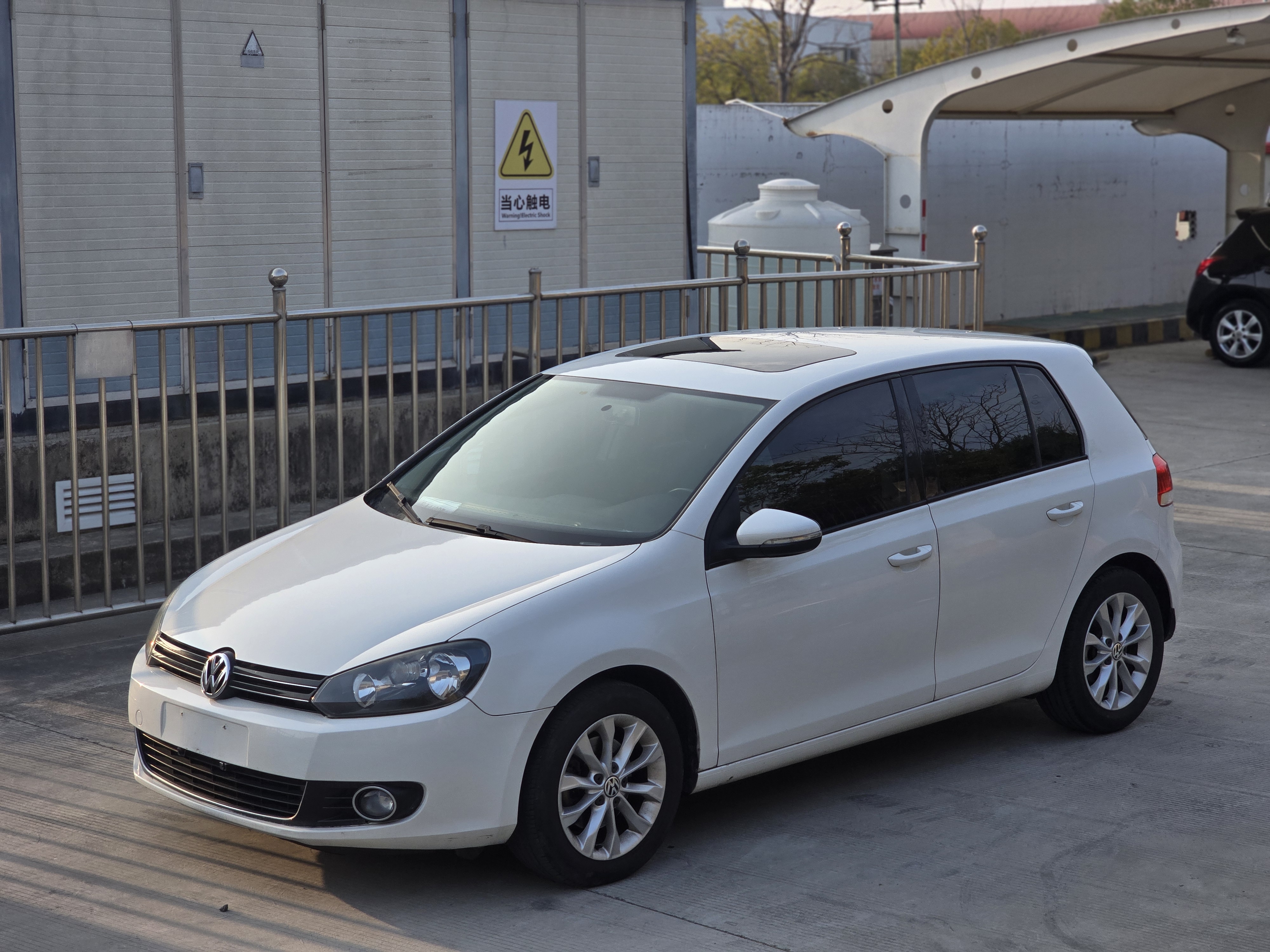 Volkswagen Golf 2013 car image #9