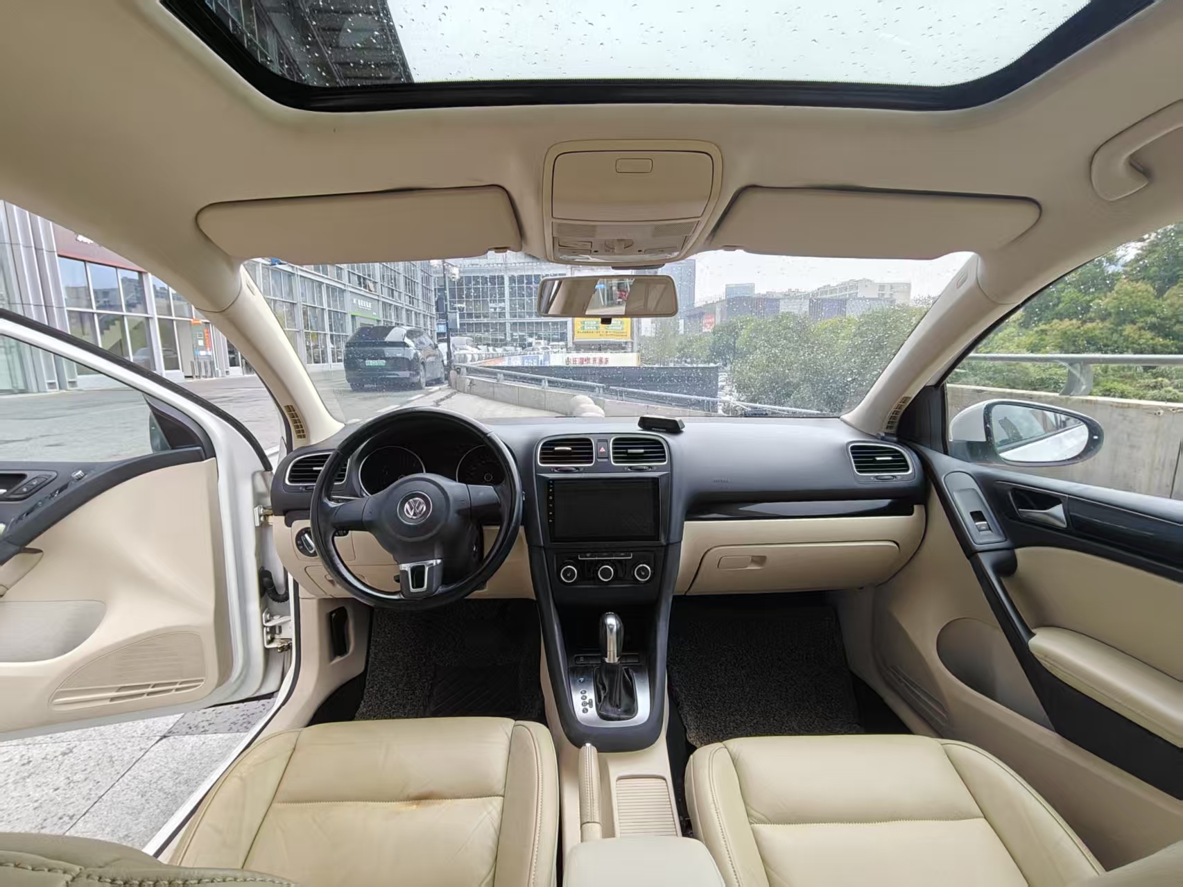 Volkswagen Golf 2013 car image #9