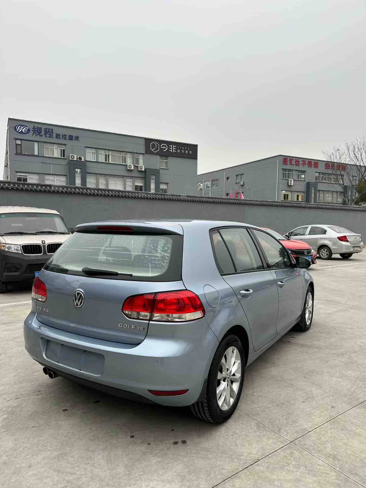 Volkswagen Golf 2013 car image #9
