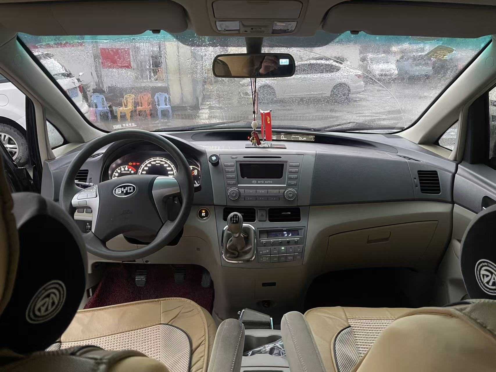 BYD M6 2015 car image #9