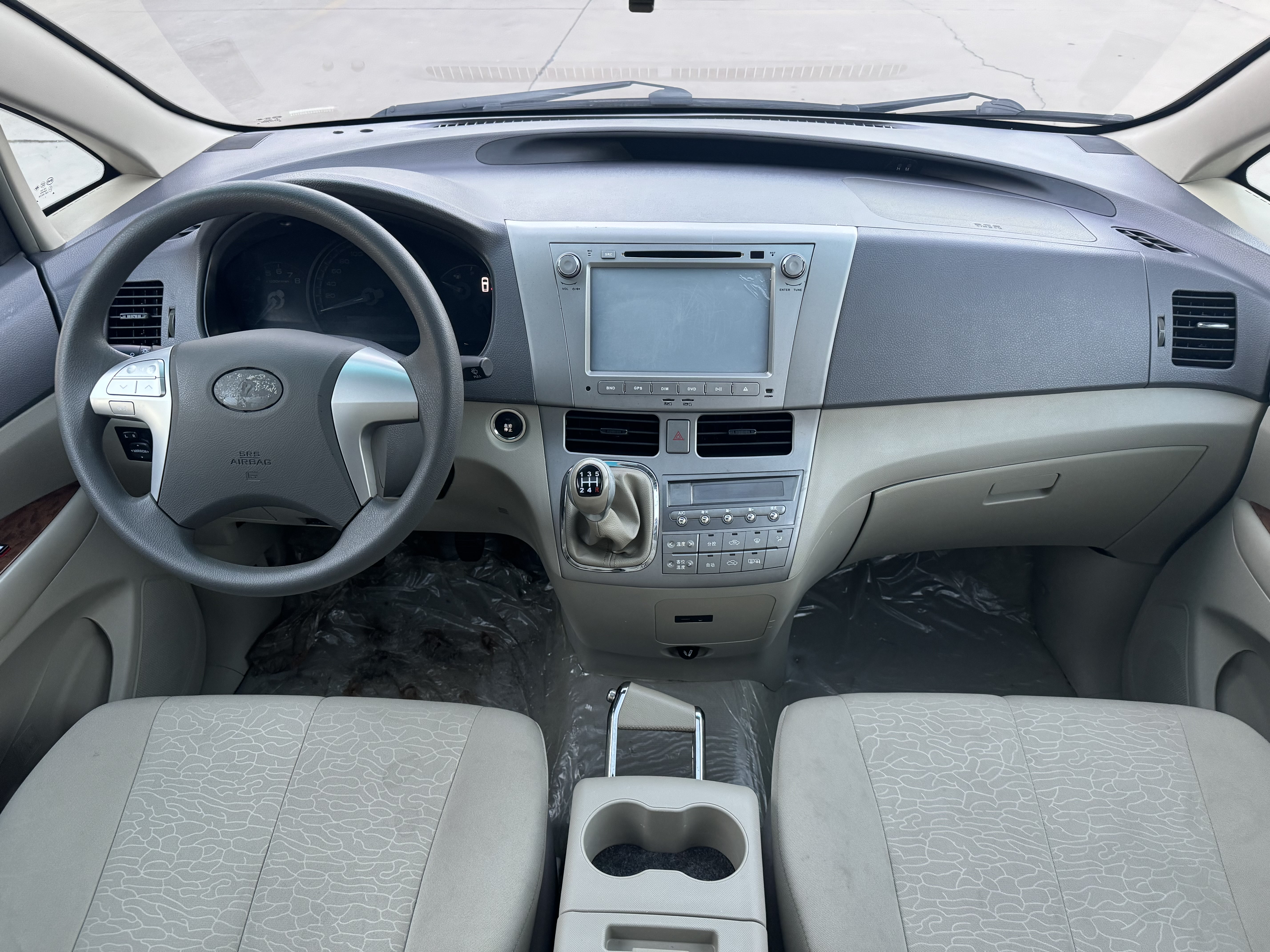 BYD M6 2015 #9 BYD M6 2015 car image #9