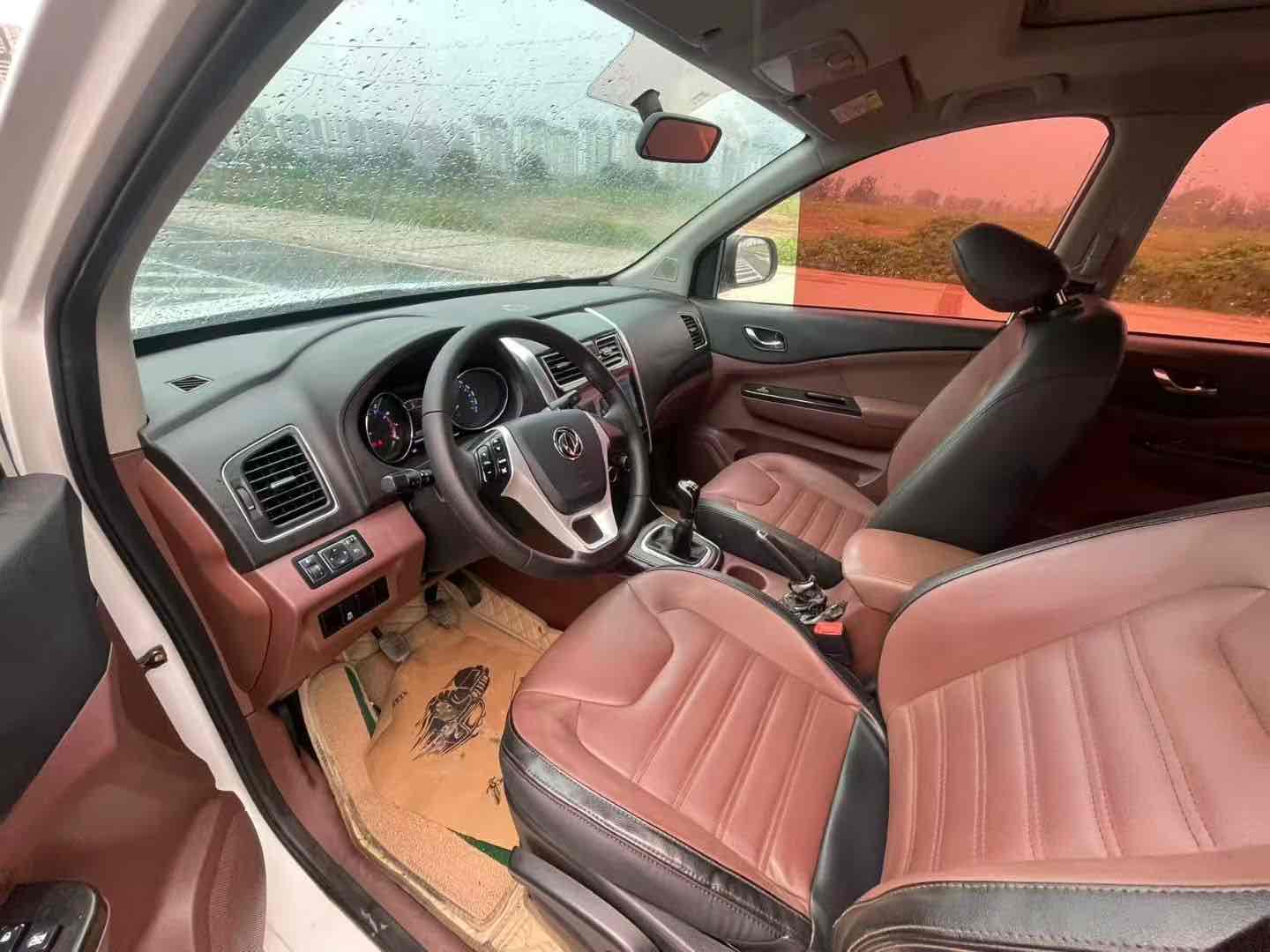 Forthing SX6 2016 #9 Forthing SX6 2016 car image #9