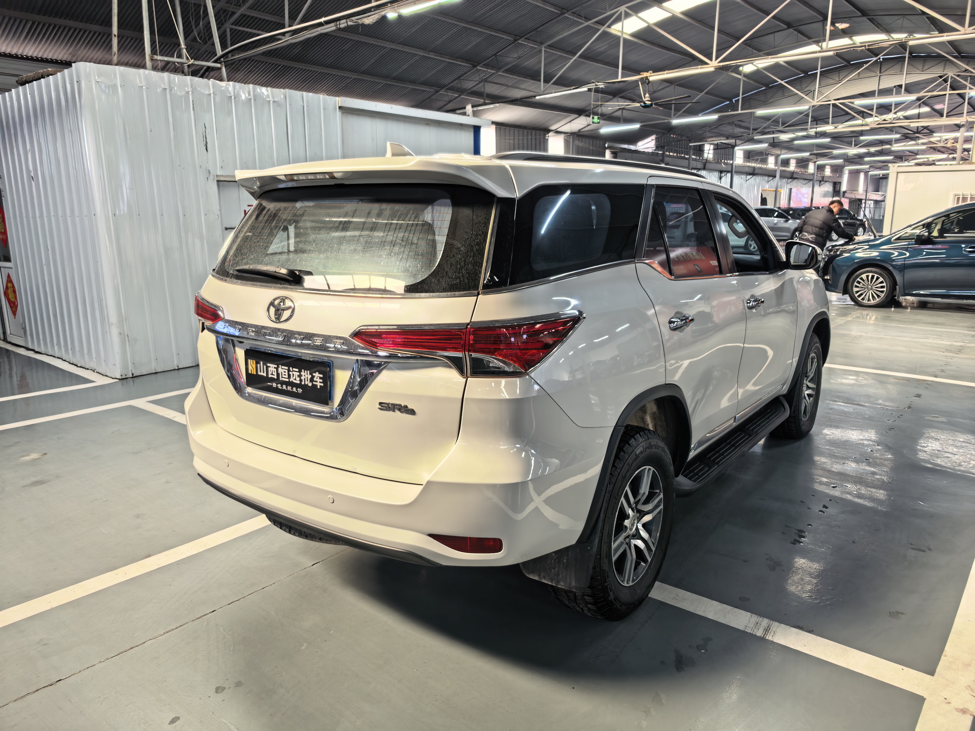 Toyota Fortuner 2017 car image #9