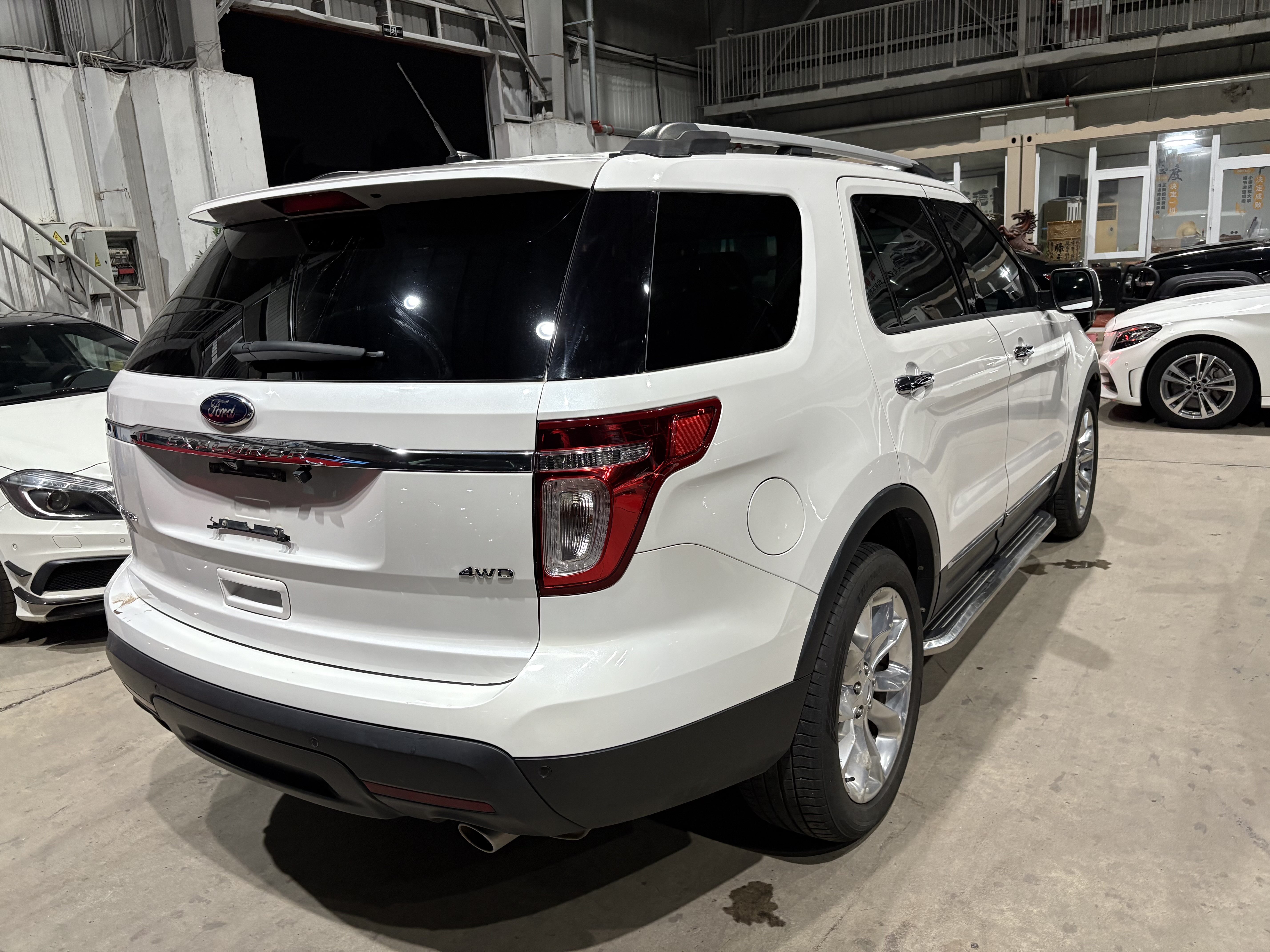 Ford Explorer (Imported) 2014 #9 Ford Explorer (Imported) 2014 car image #9