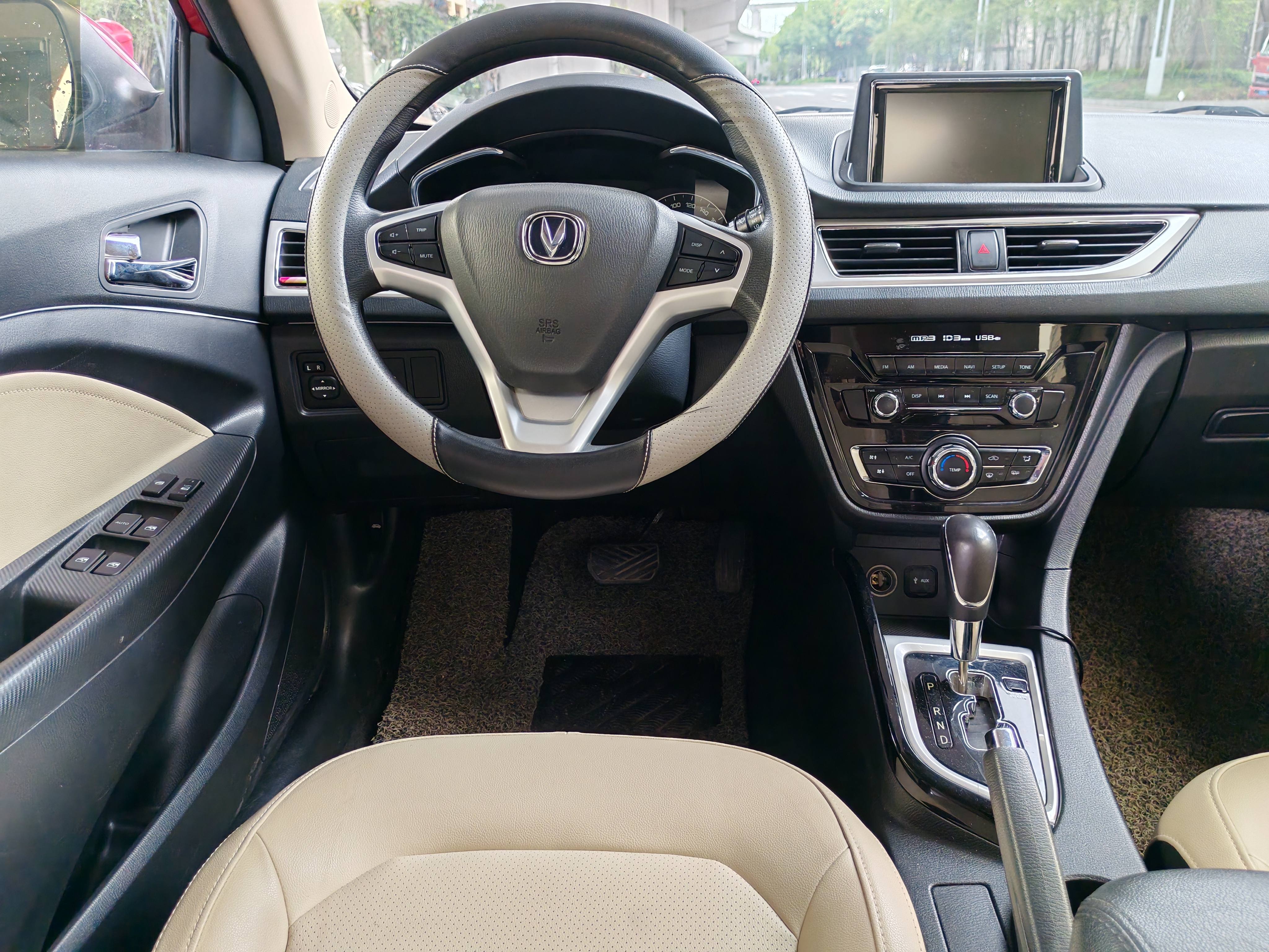 Changan Alsvin V7 2015 car image #9