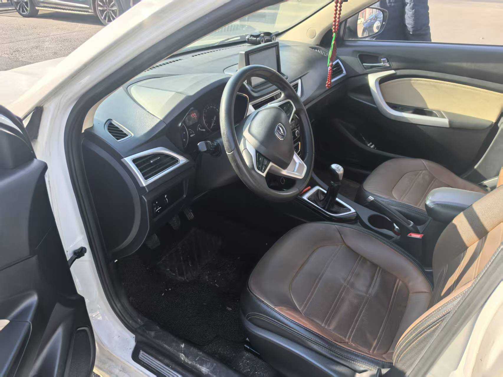 Changan Alsvin V7 2016 #9 Changan Alsvin V7 2016 car image #9