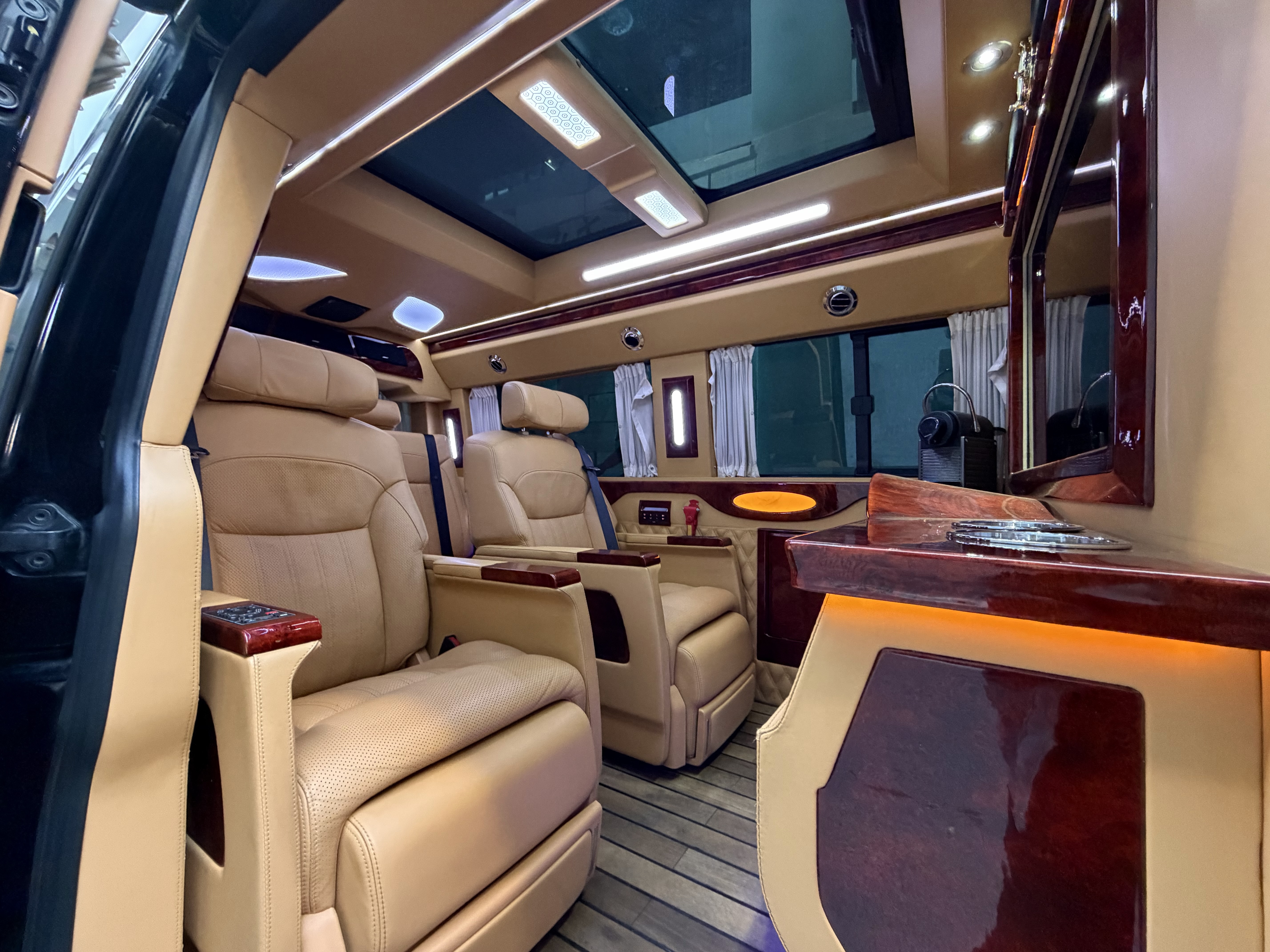 Volkswagen Caravelle 2016 car image #9