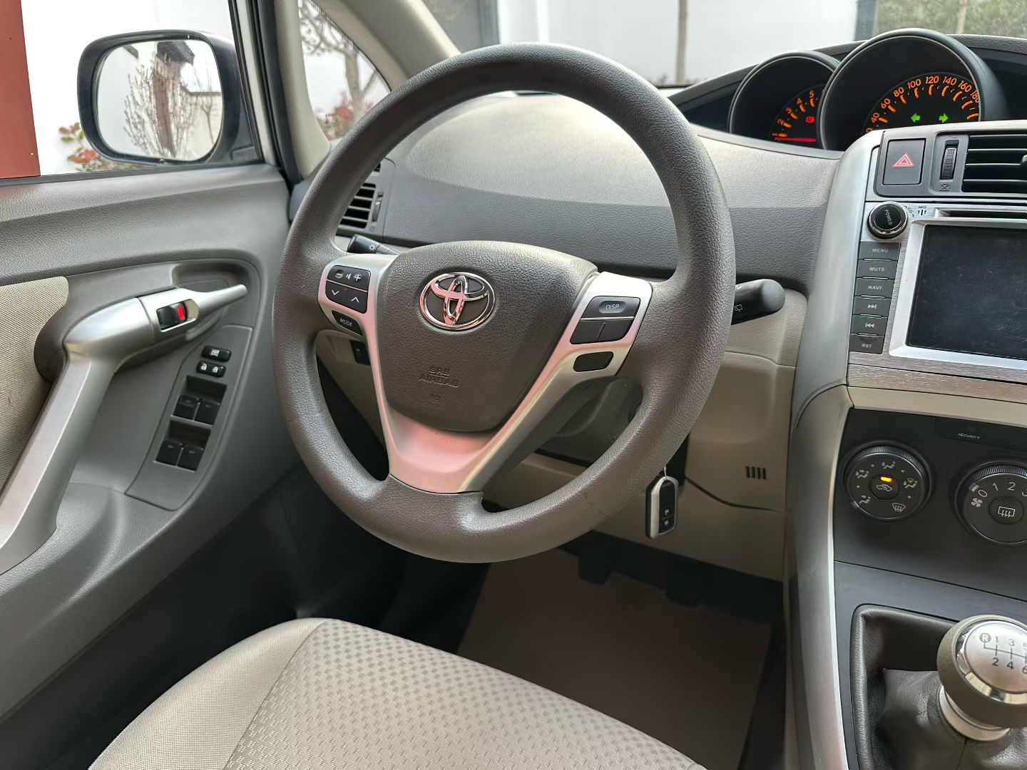 Toyota Verso 2012 car image #9