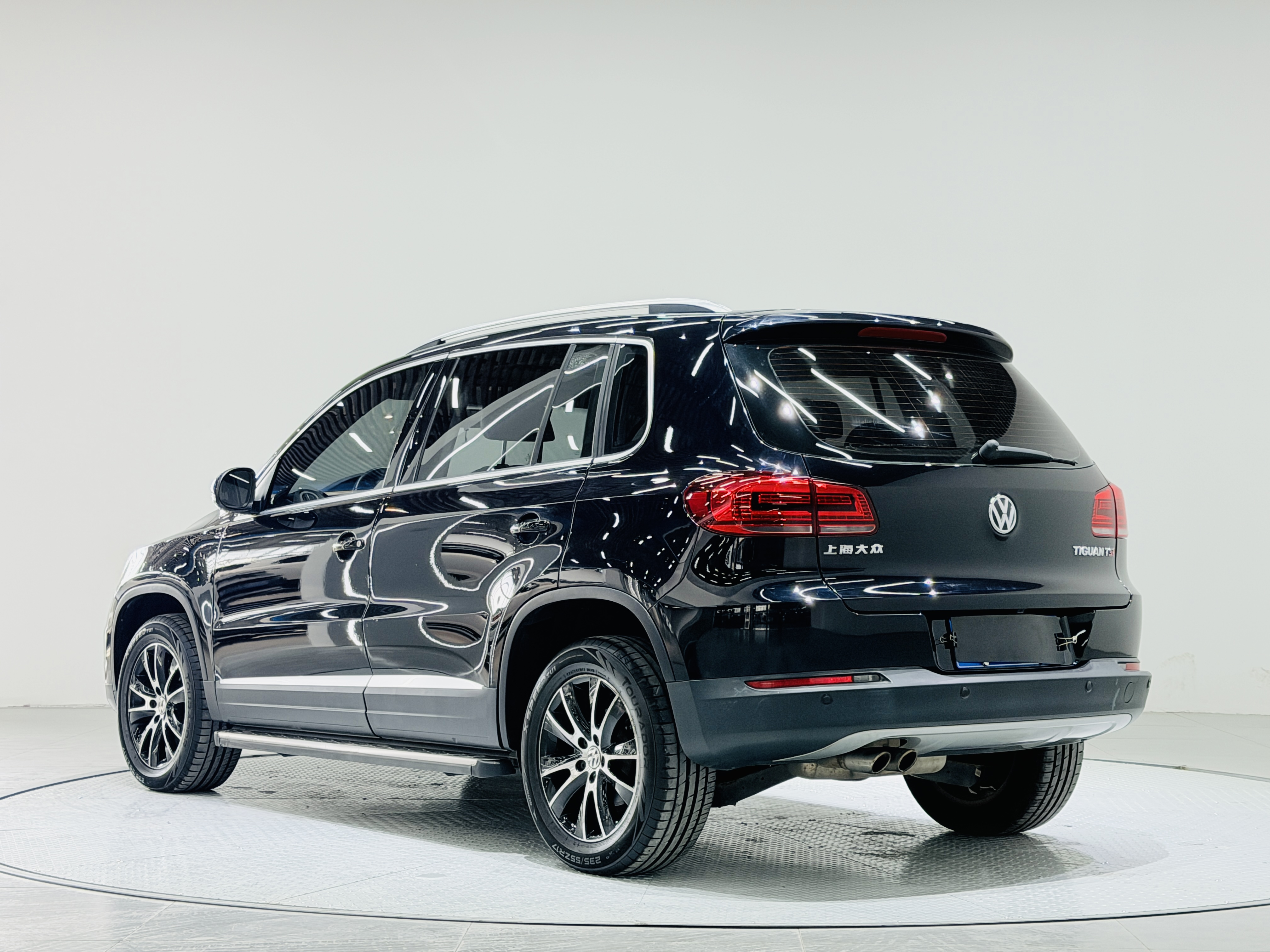 Volkswagen Tiguan 2014 car image #9