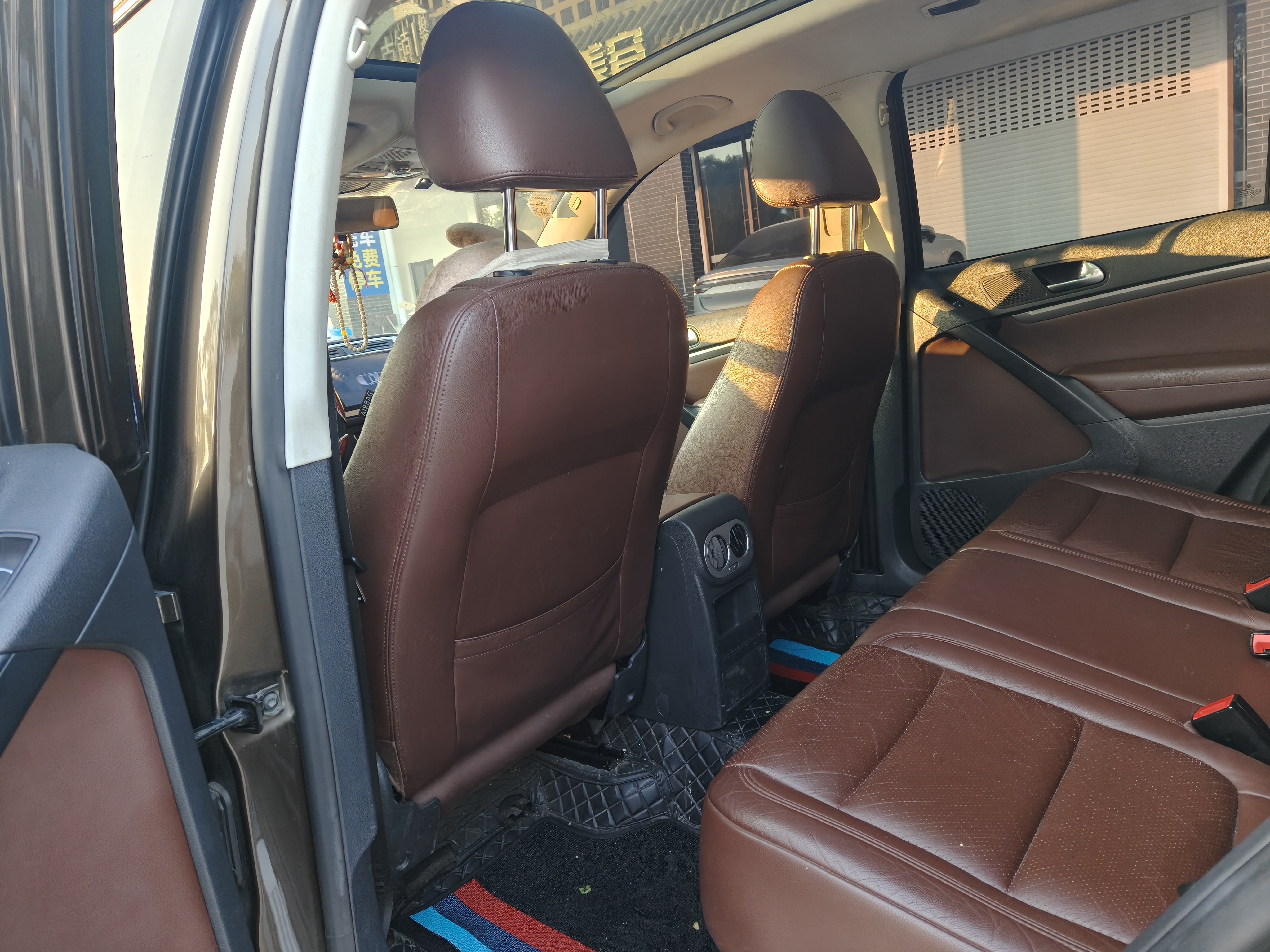 Volkswagen Tiguan 2014 car image #9