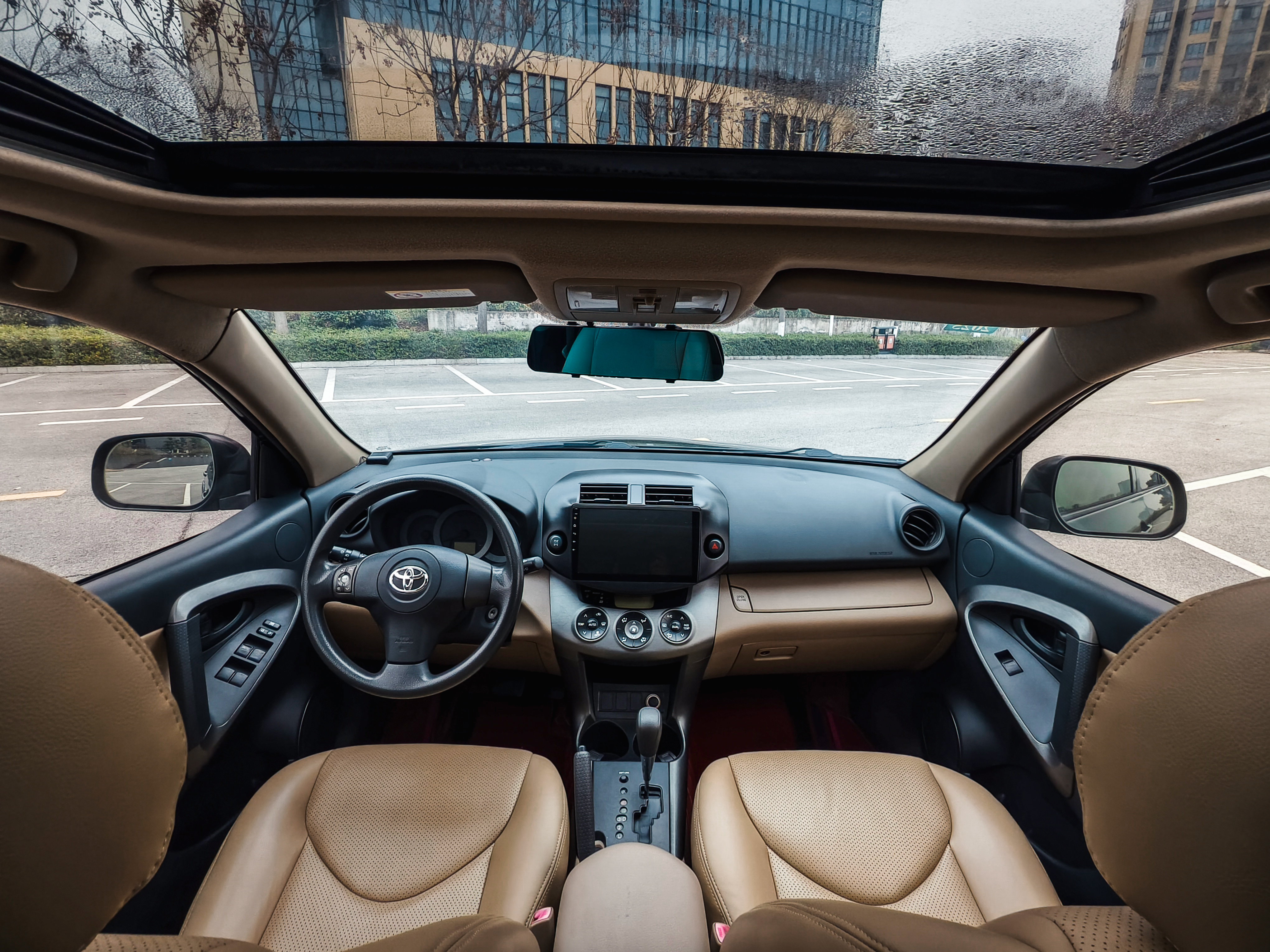 Toyota RAV4 2012 изображение автомобиля #9