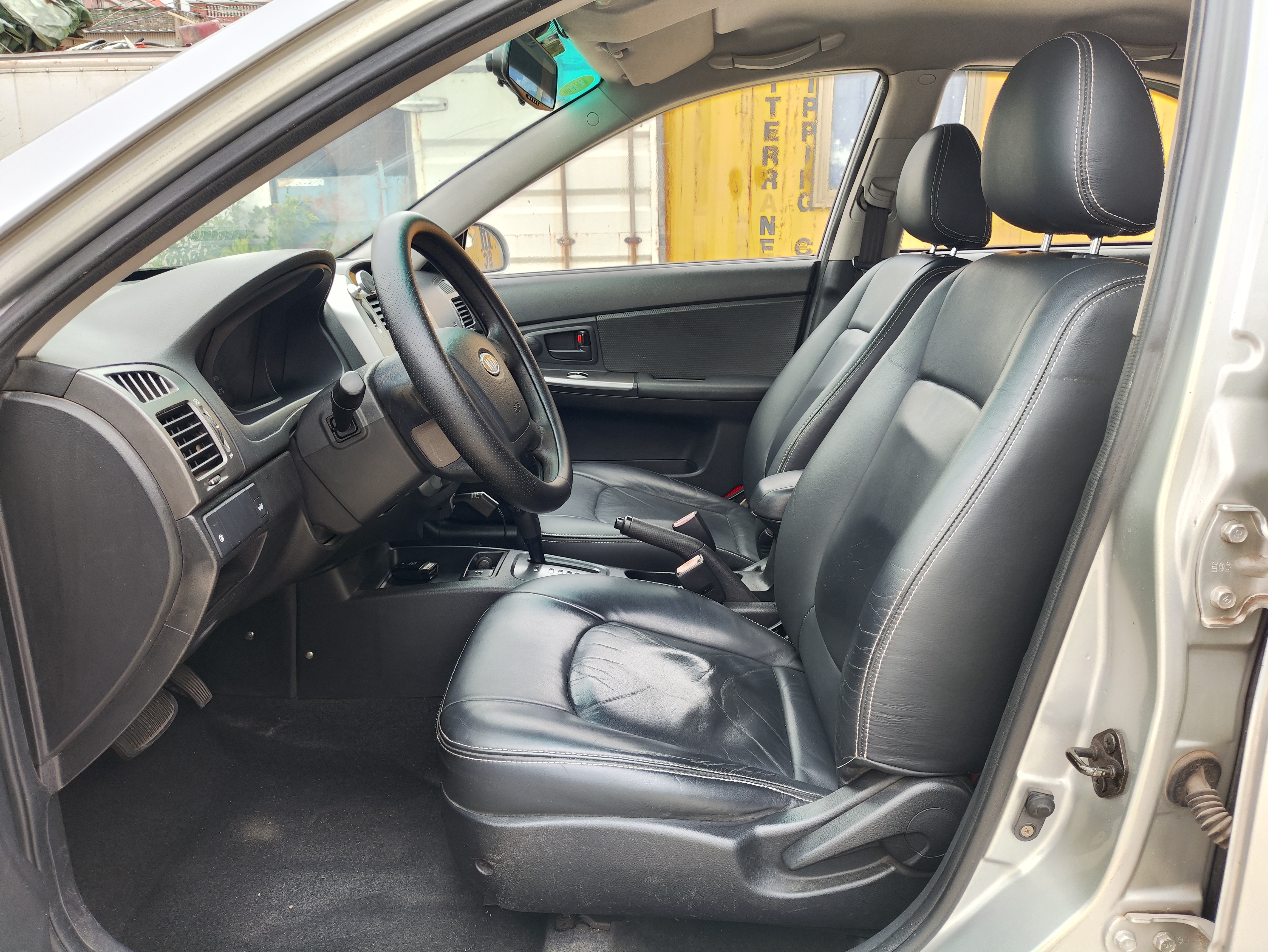 Kia Cerato 2010 imagen de coche #9