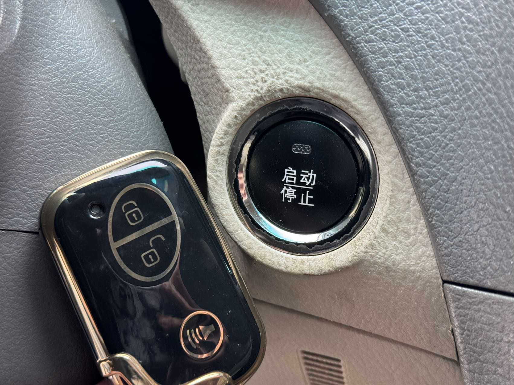 BYD L3 2013 car image #9