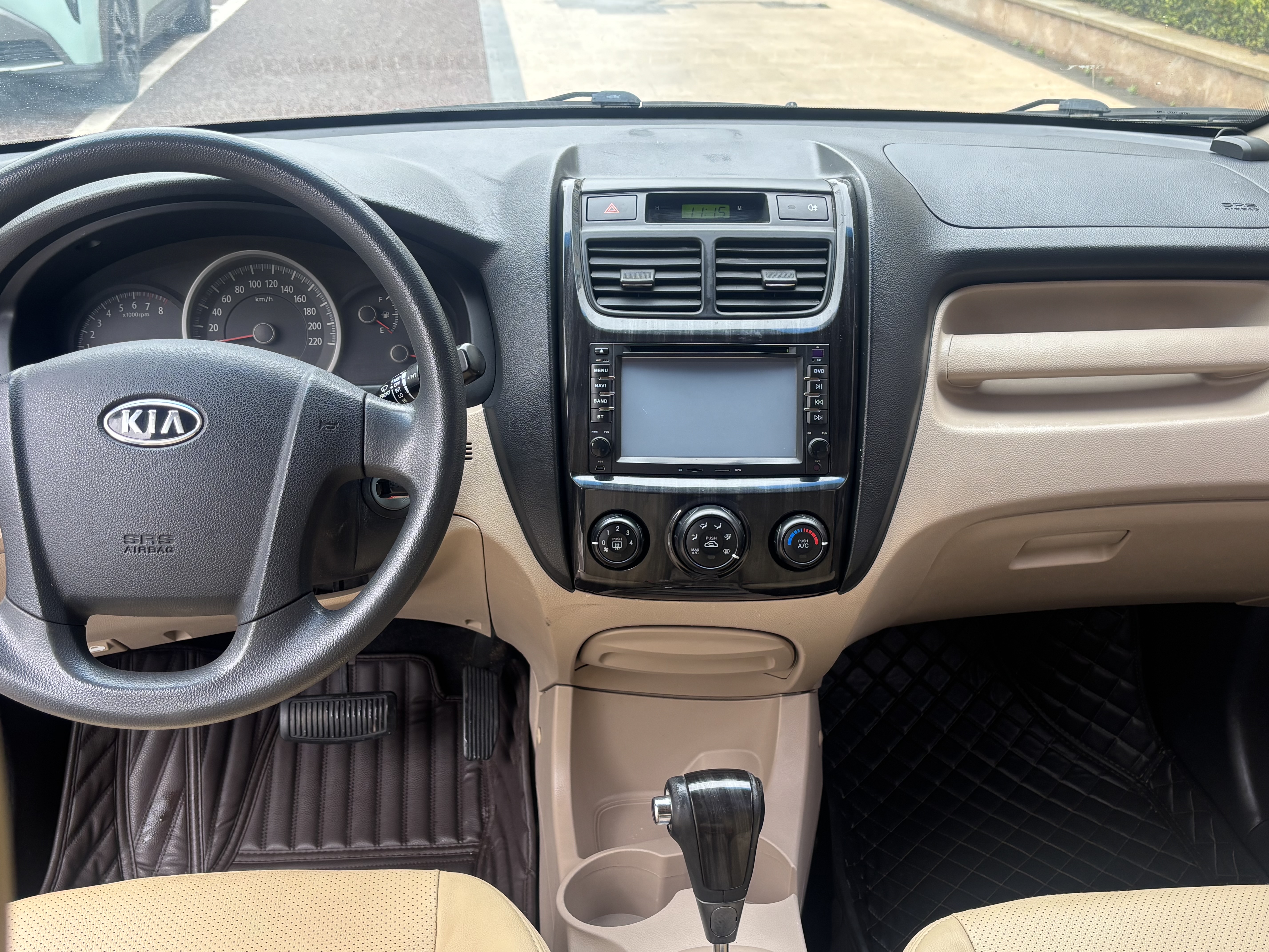 起亚 狮跑 2012 汽车图片 #9