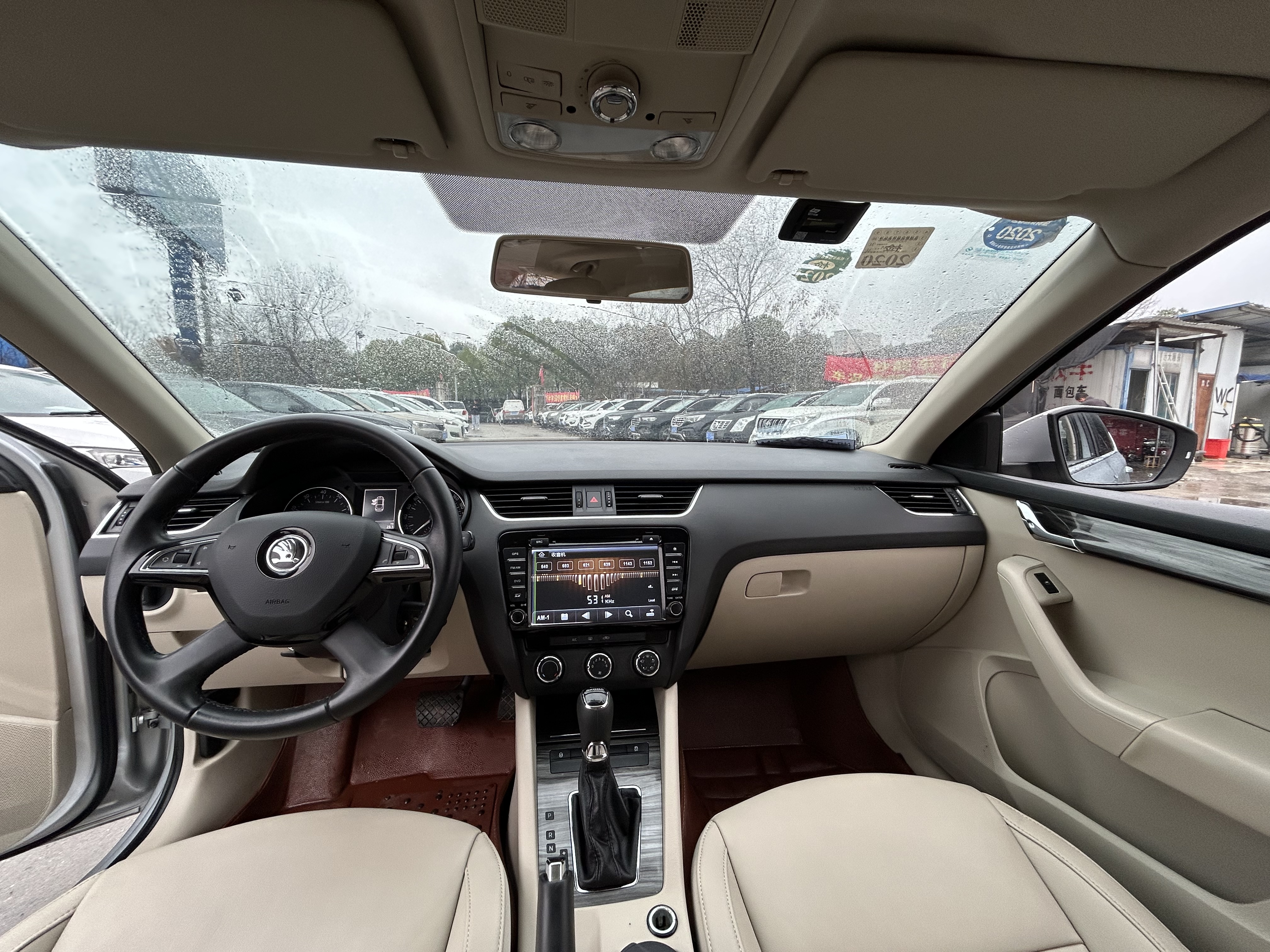 Skoda Octavia 2014 car image #9