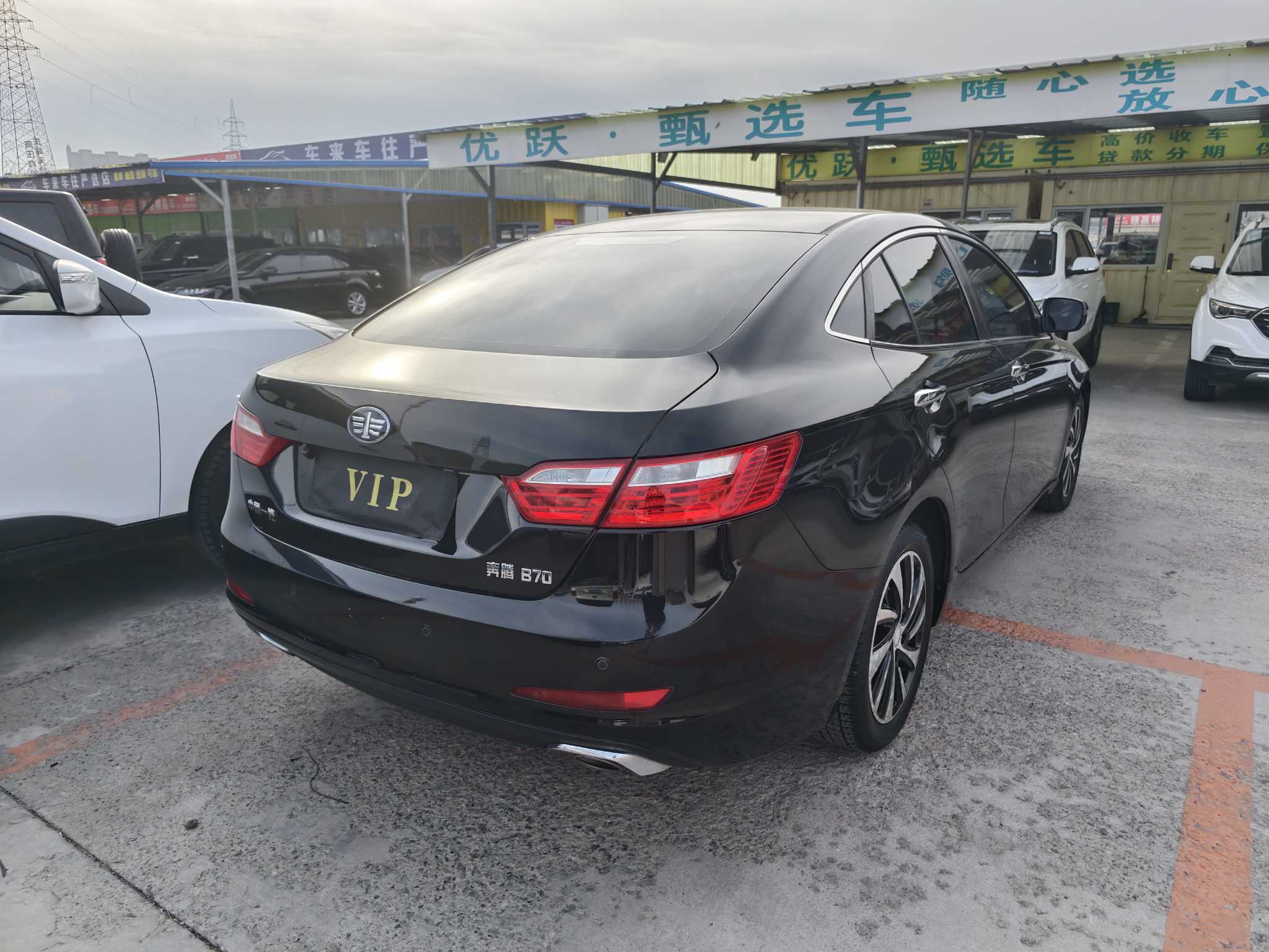 2017 car image #9