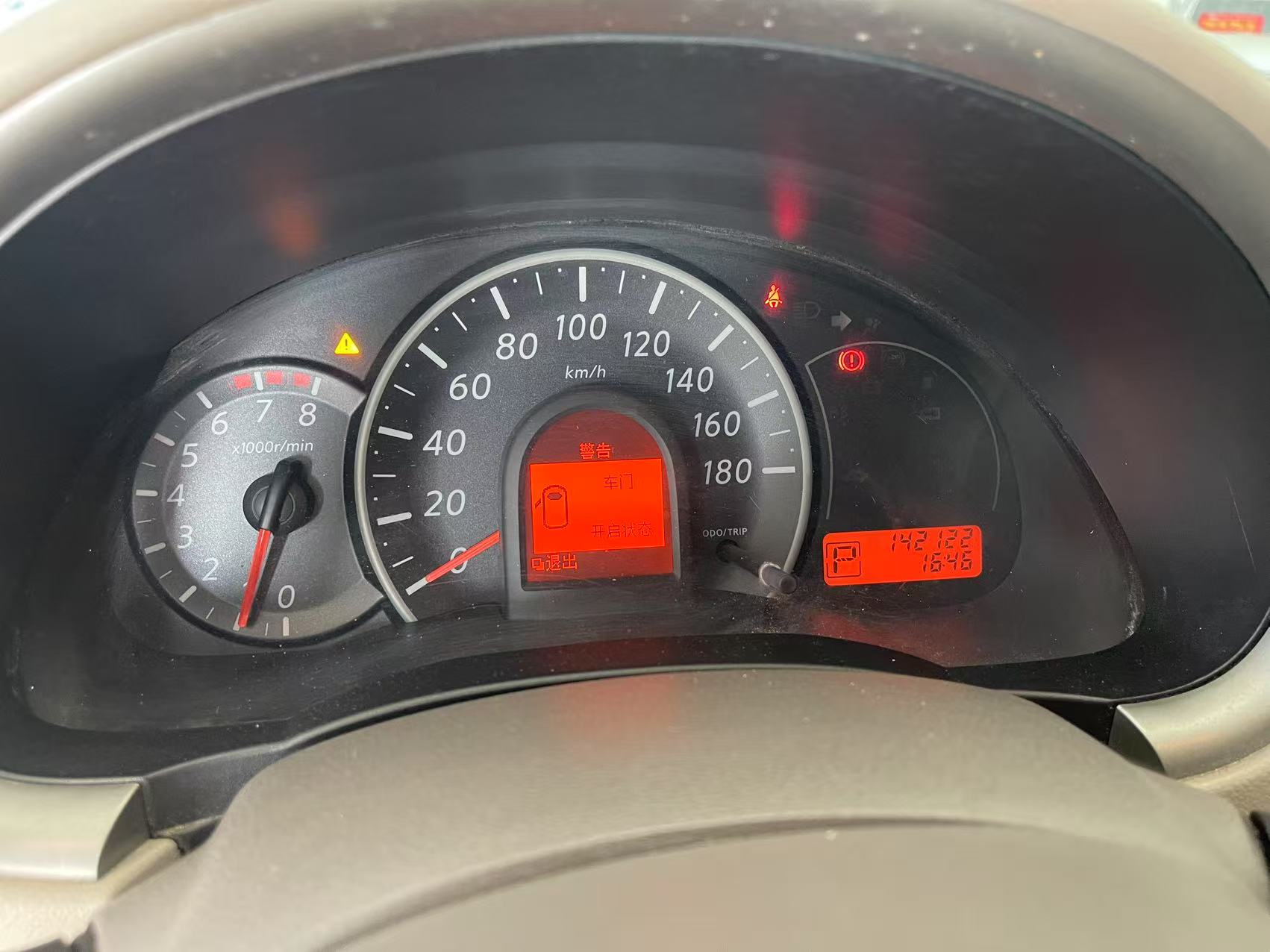 Nissan March 2012 immagine di auto #9