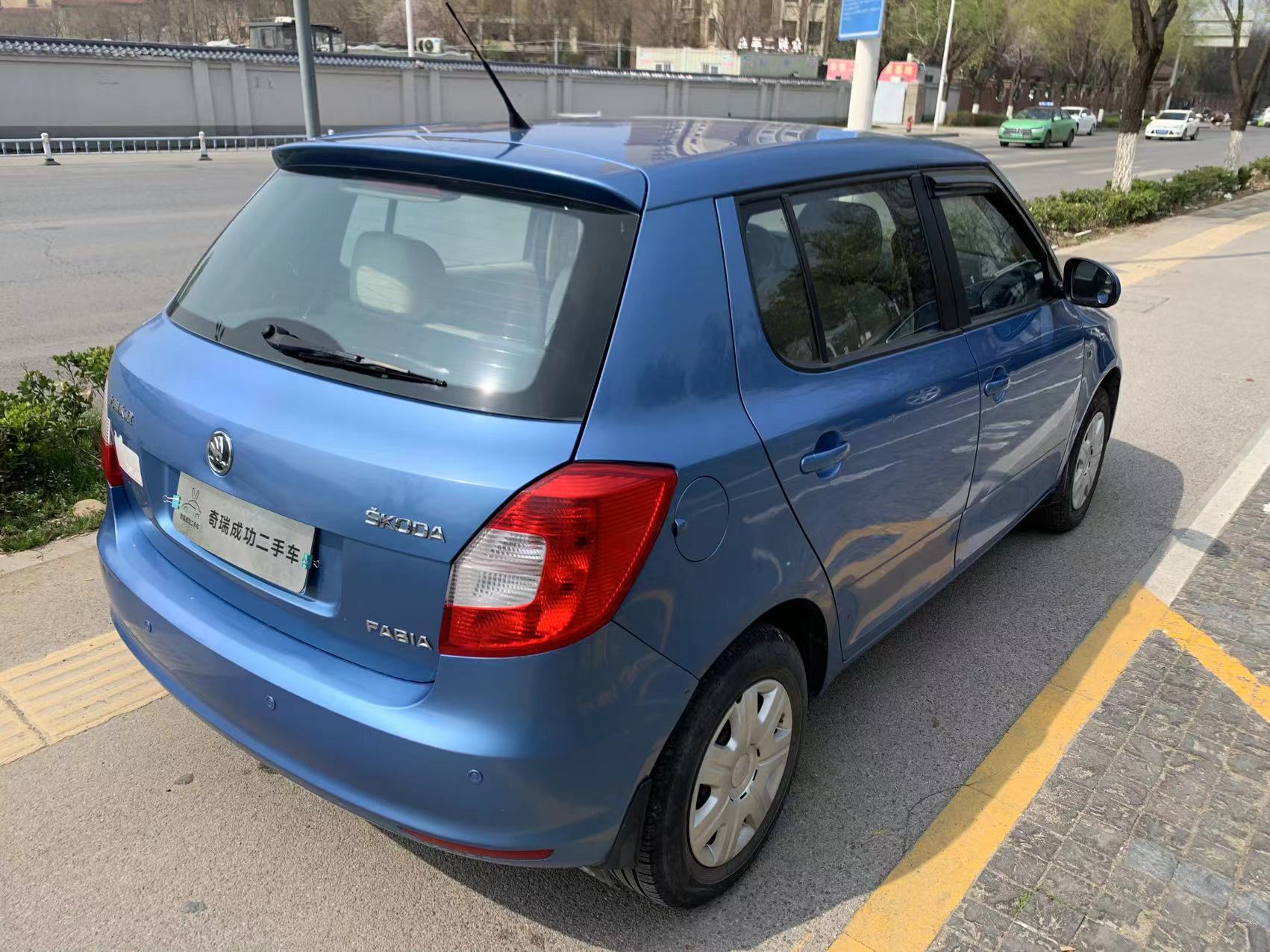 Skoda Fabia 2014 image de voiture #9