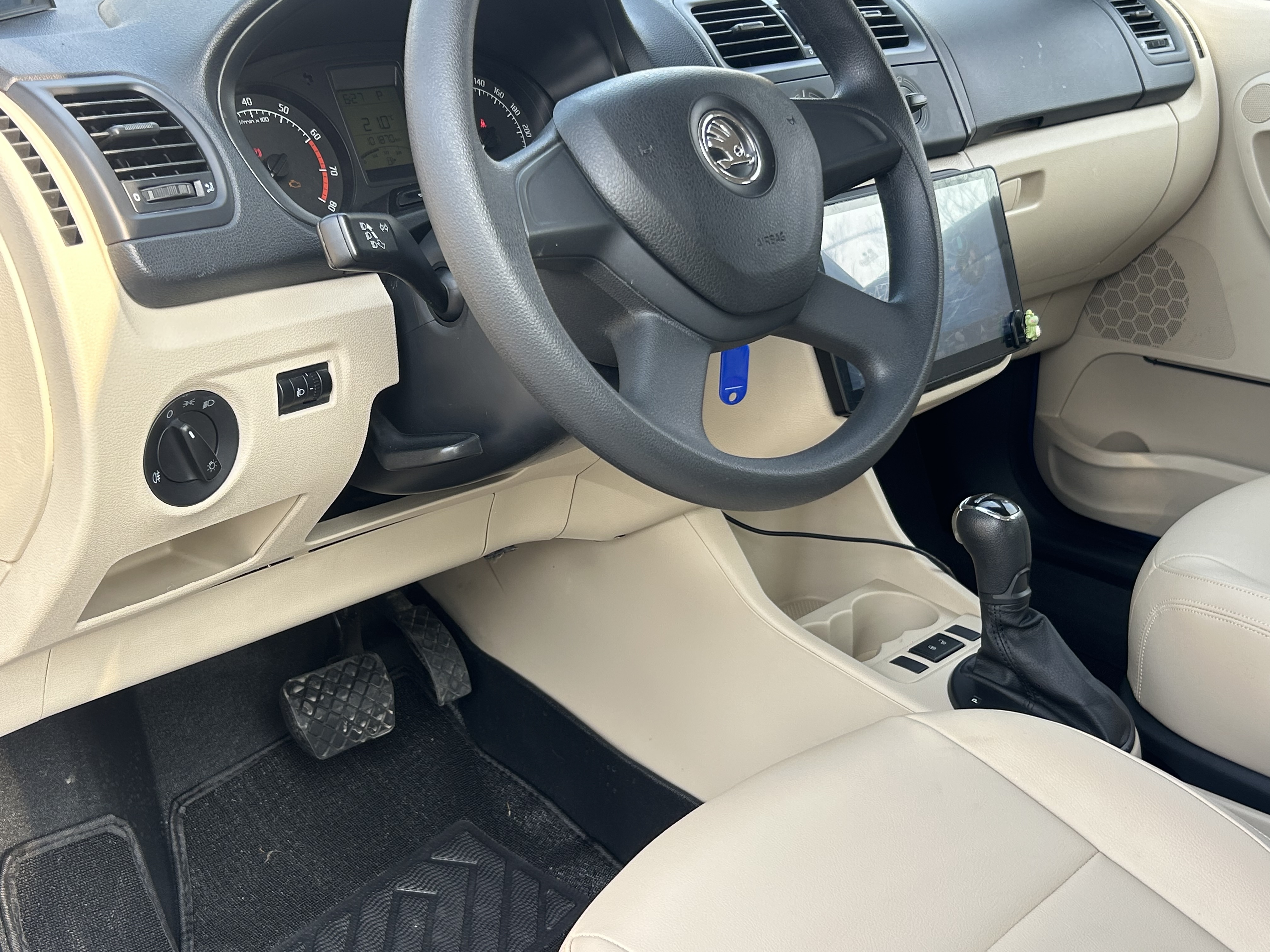 Skoda Fabia 2014 immagine di auto #9