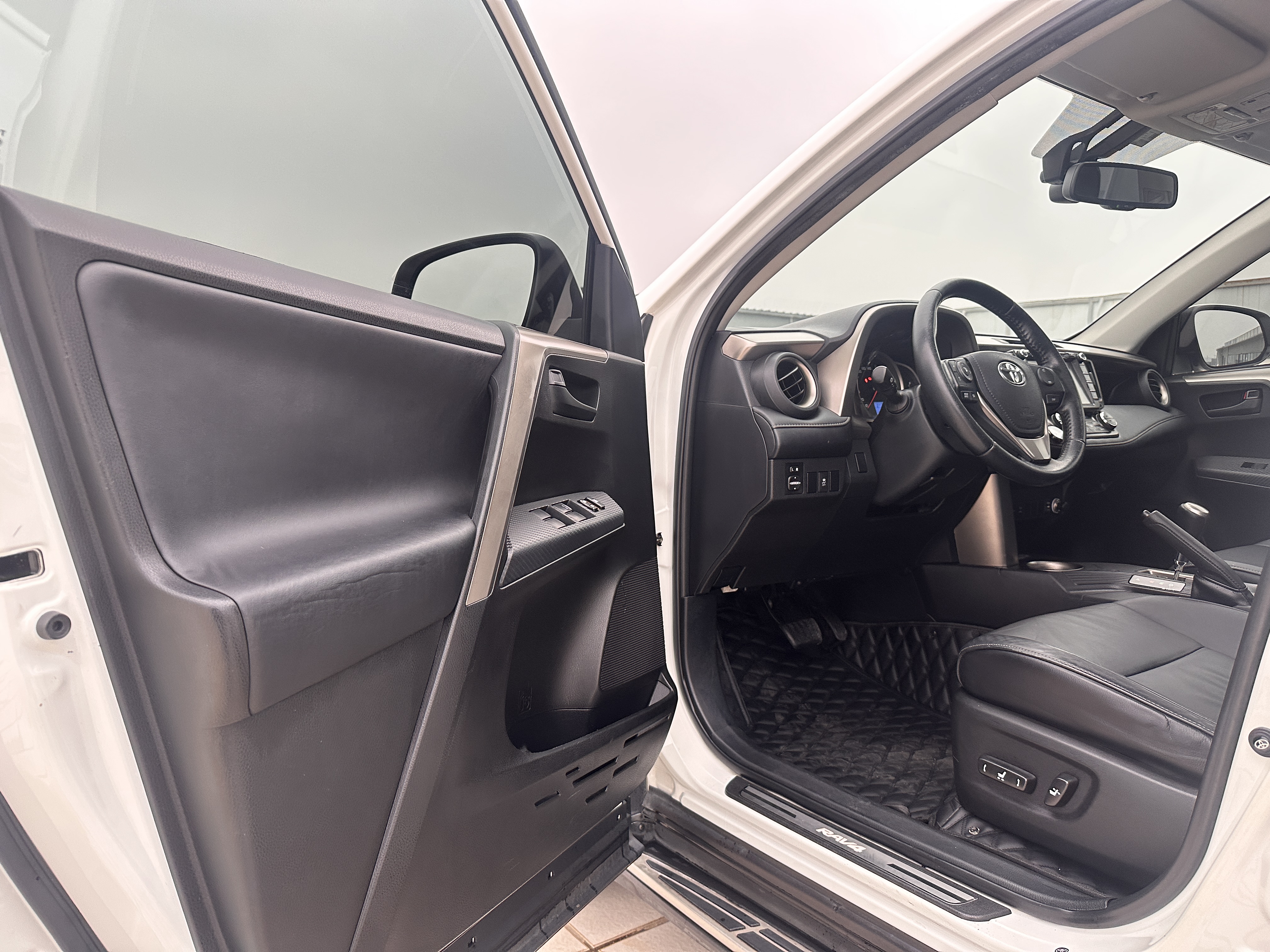 Toyota RAV4 2014 #9 Toyota RAV4 2014 car image #9