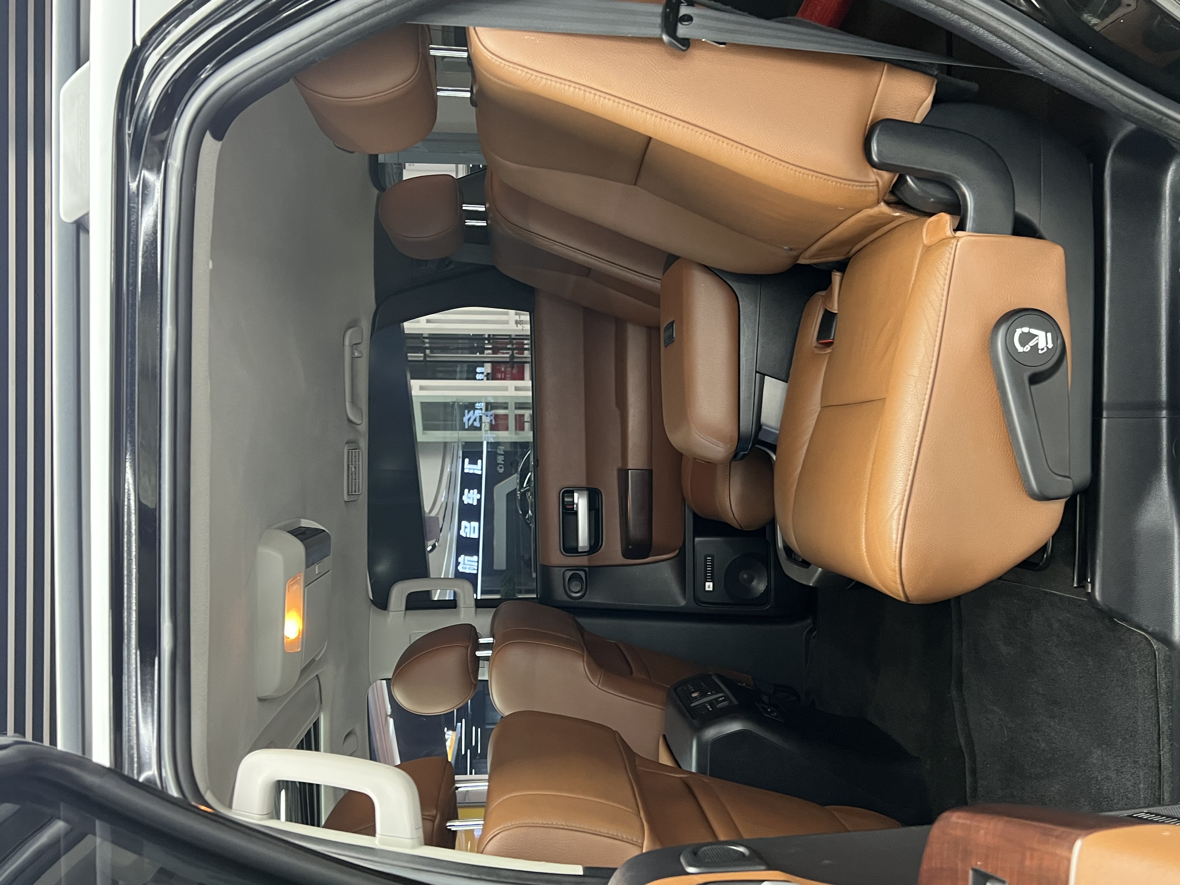 丰田 红杉 2011 汽车图片 #9