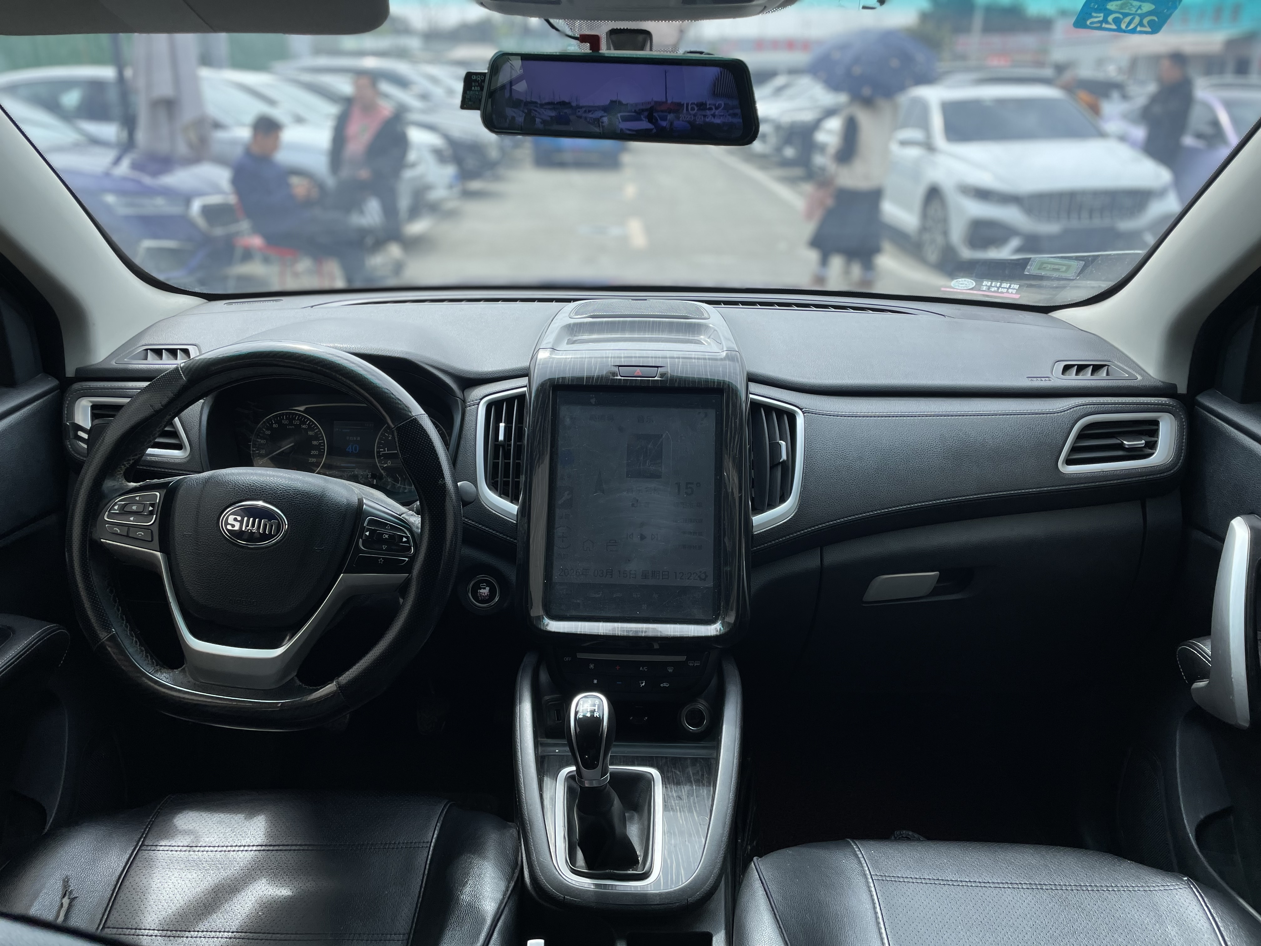 SWM X7 2017 image de voiture #9