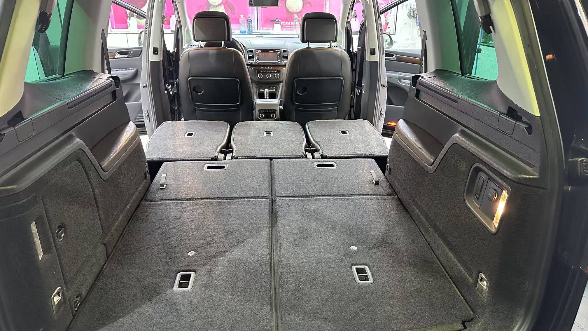 Volkswagen Sharan 2013 immagine di auto #9