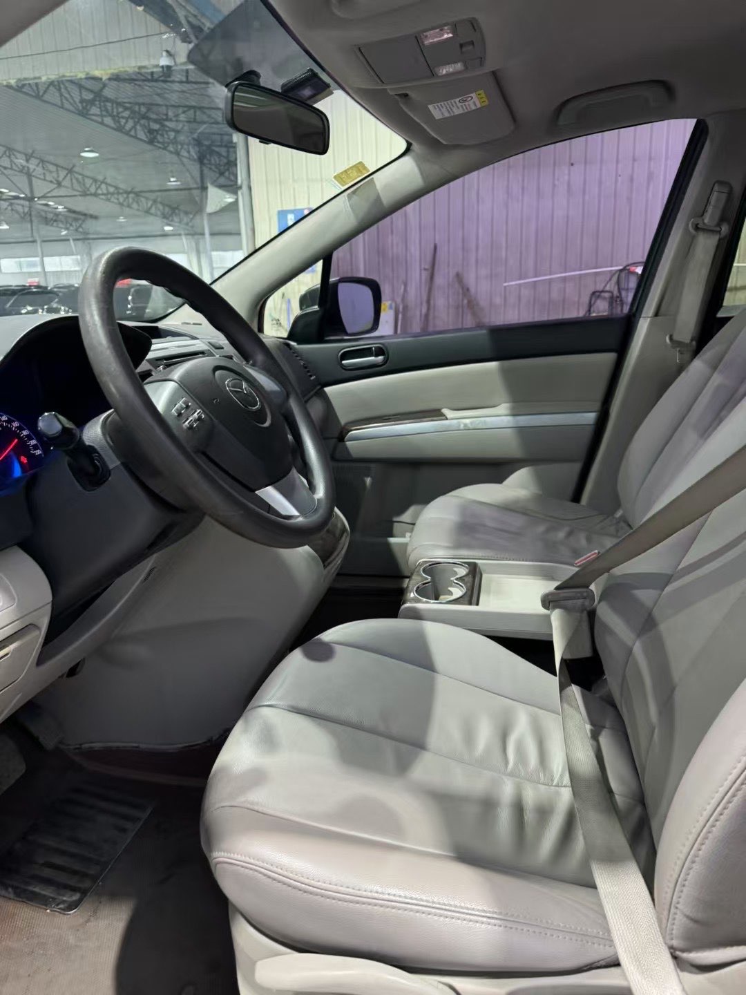 Mazda CX-7 (Imported) 2010 car image #9