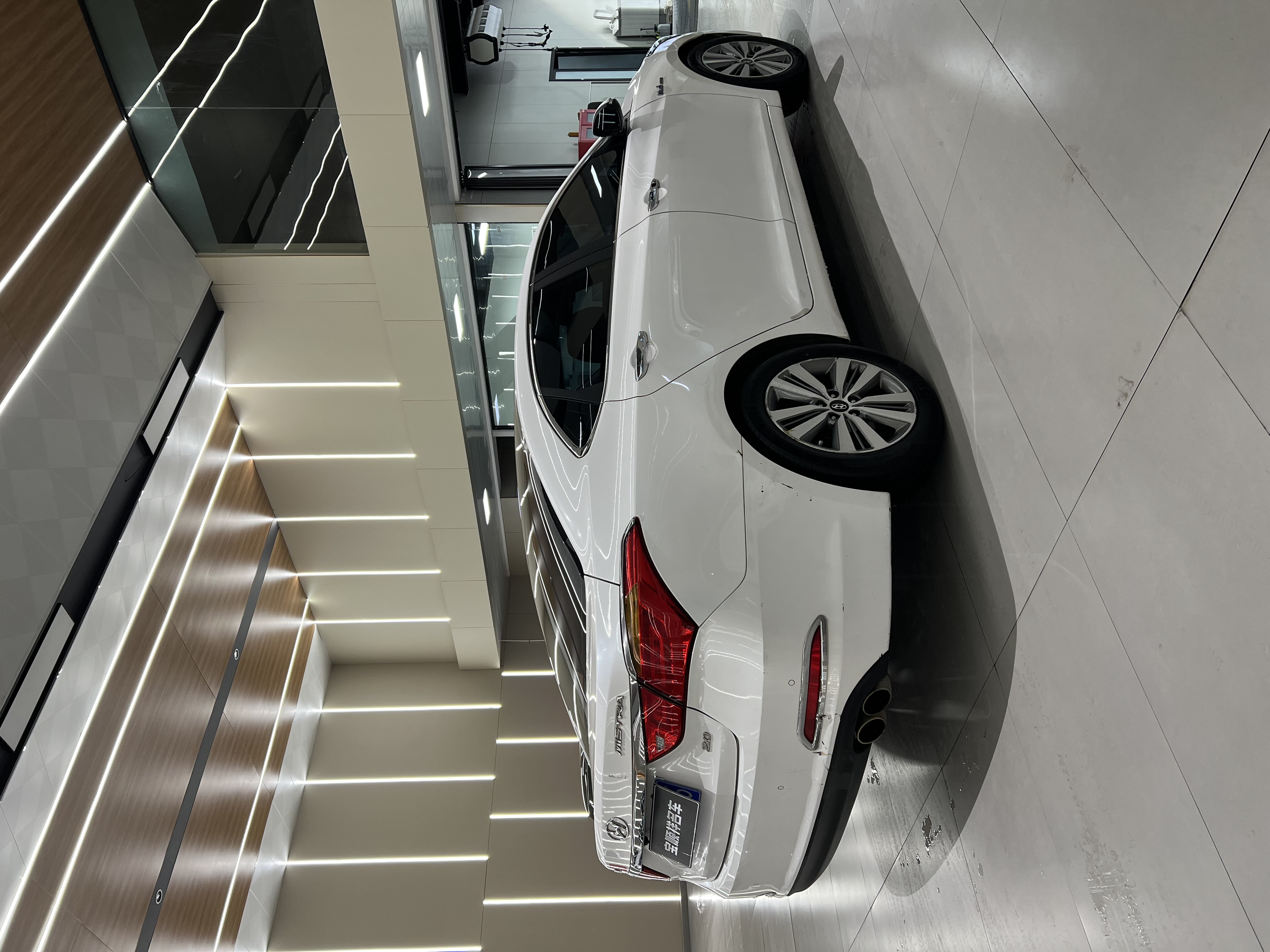 Hyundai Mistra 2015 car image #9