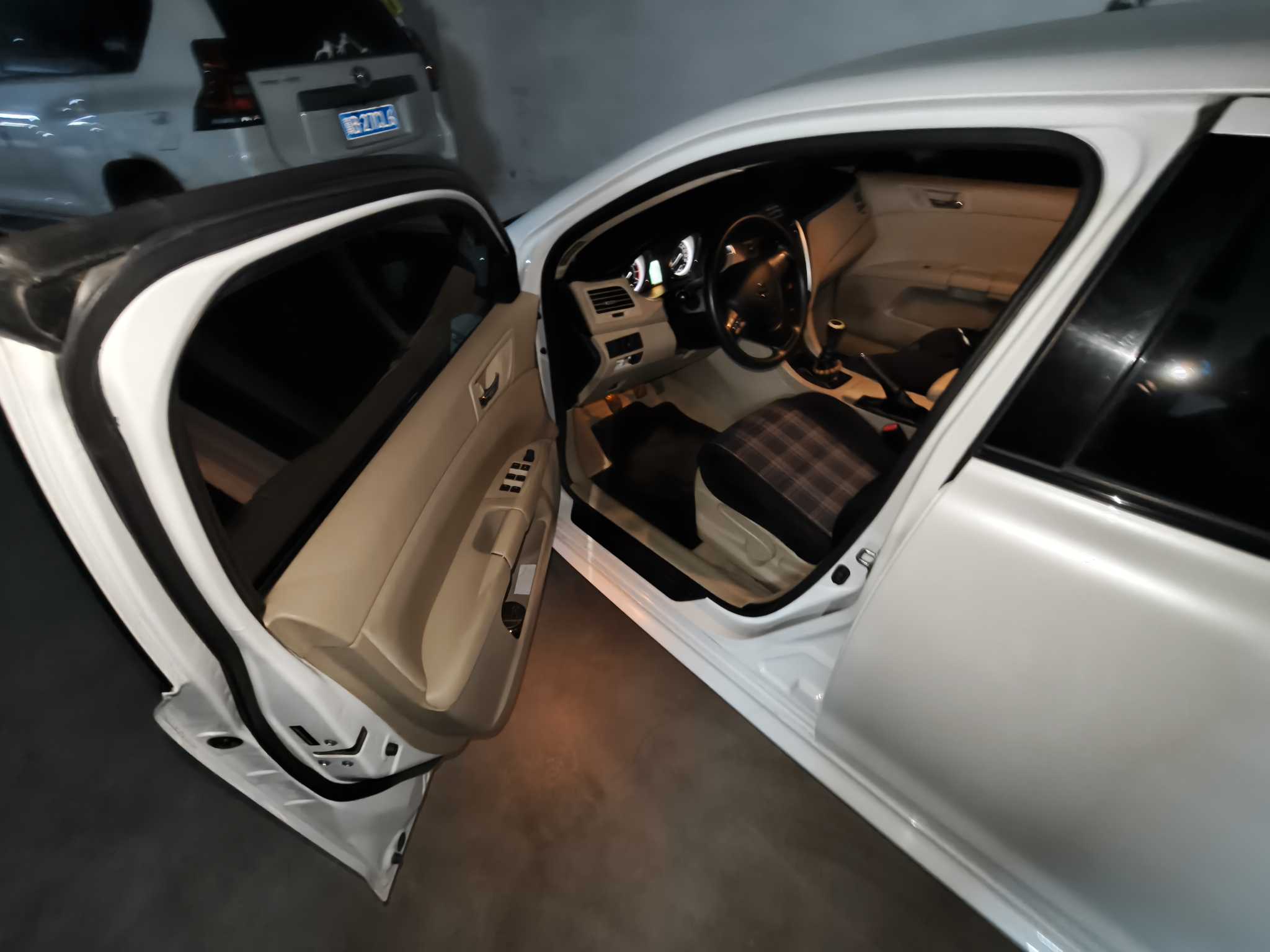 Suzuki Kizashi 2014 изображение автомобиля #9