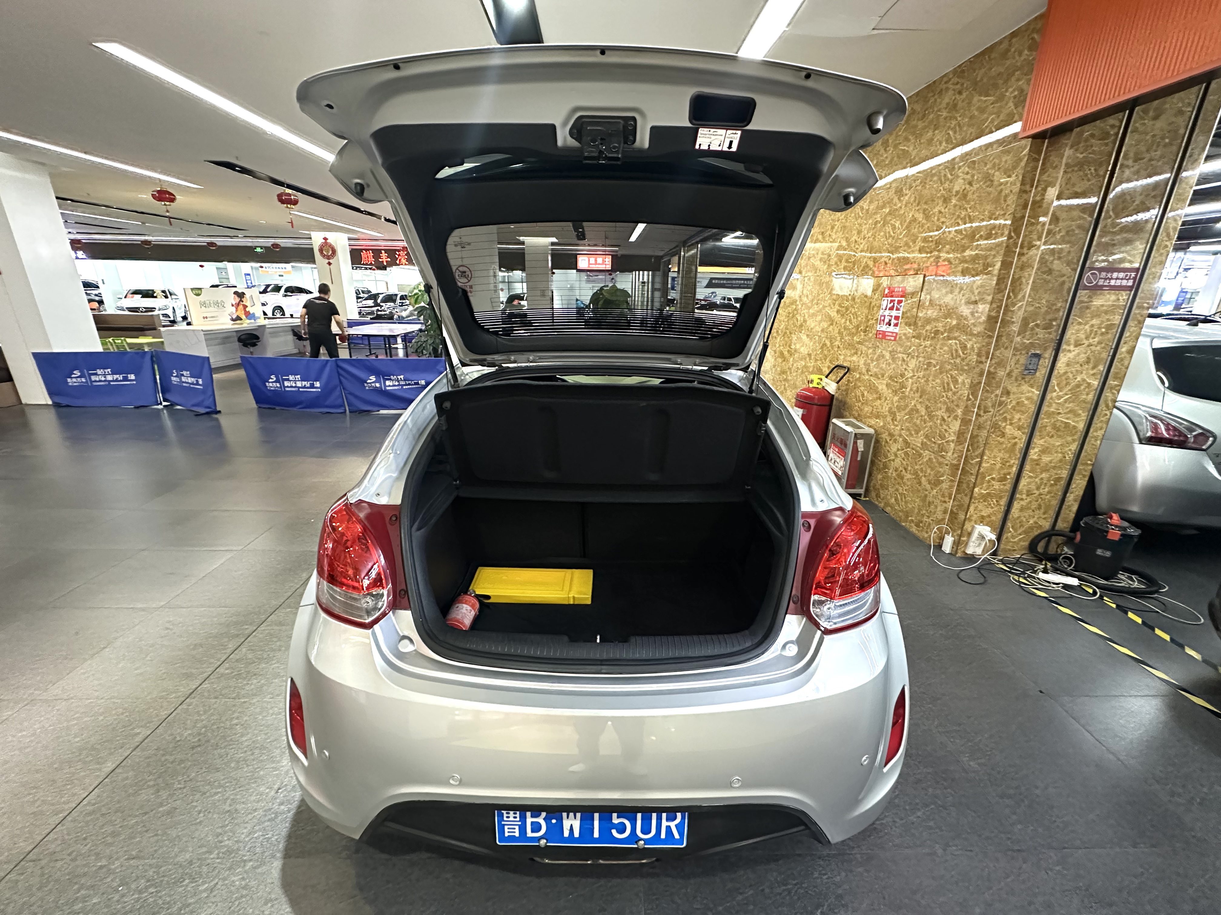 Hyundai Veloster 2012 car image #9