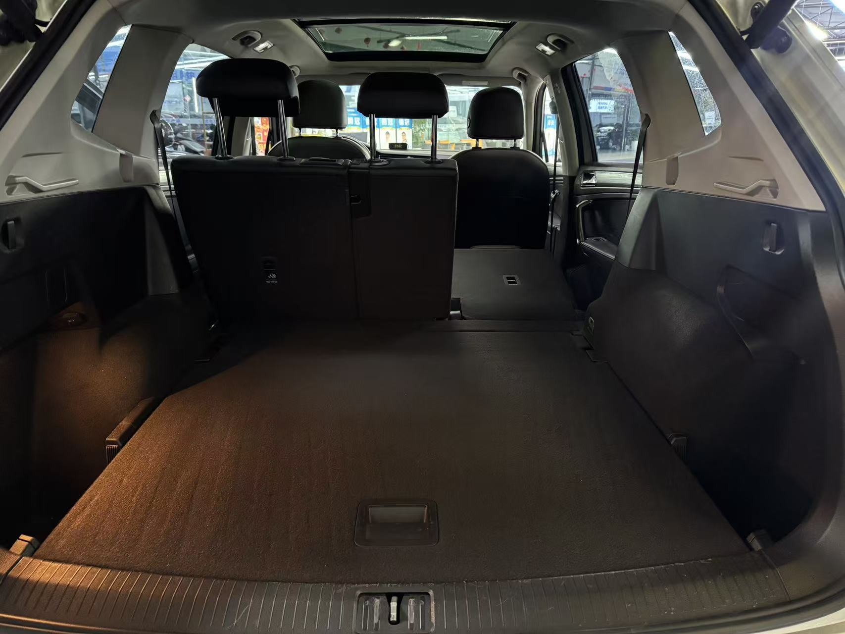 Volkswagen Tiguan L 2018 #9 Volkswagen Tiguan L 2018 car image #9