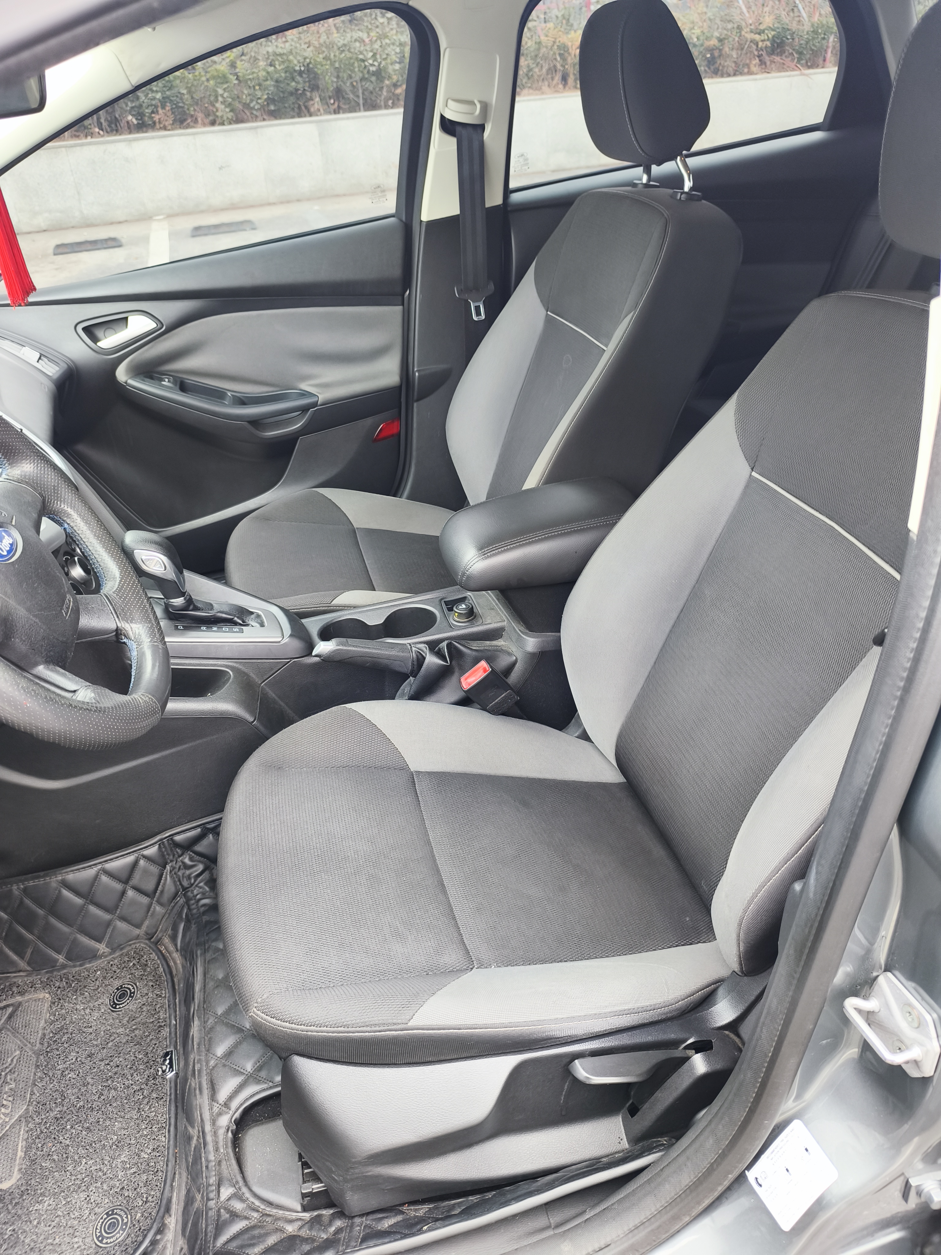 Ford Focus 2012 image de voiture #9