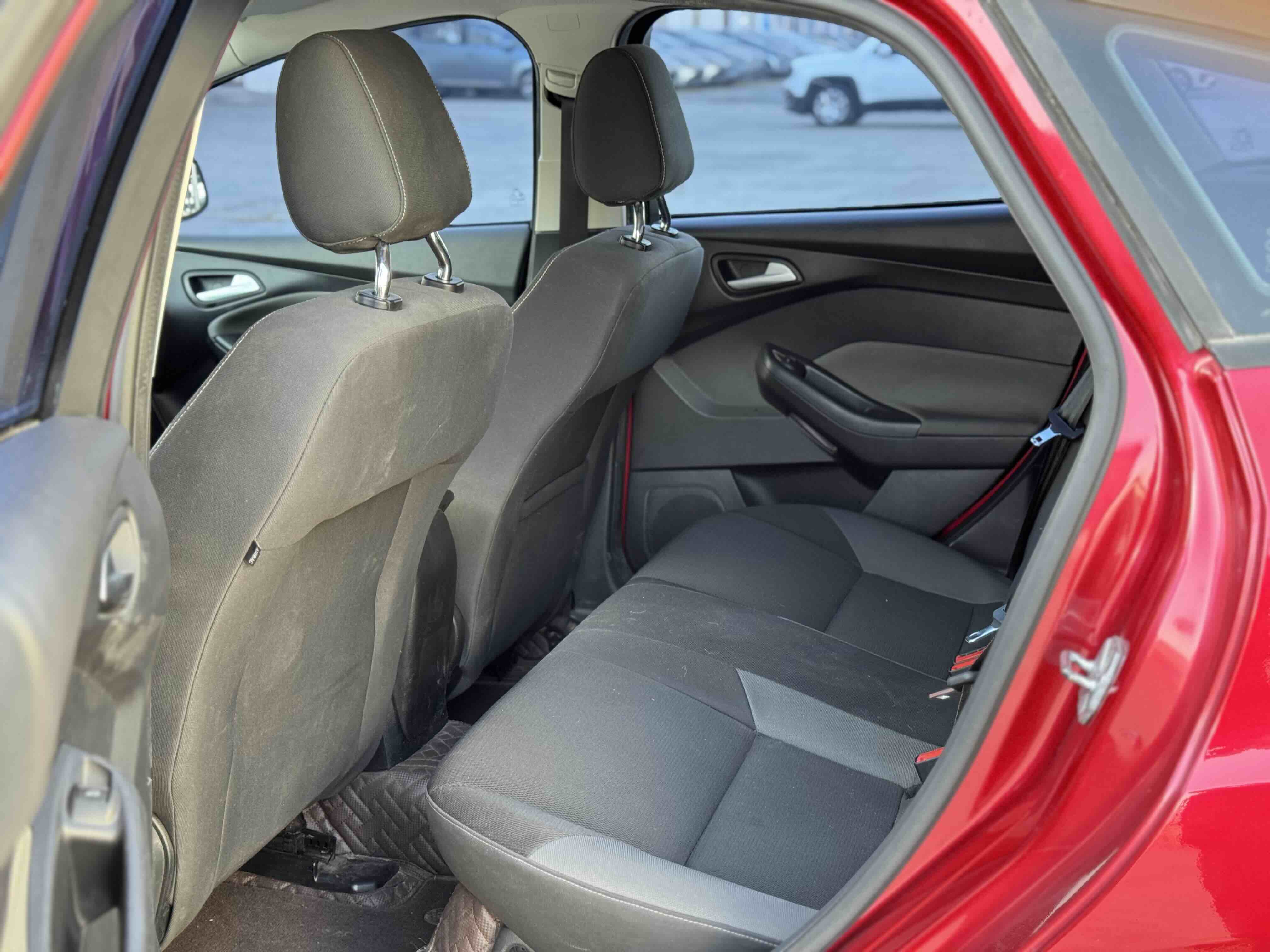 Ford Focus 2015 car image #9