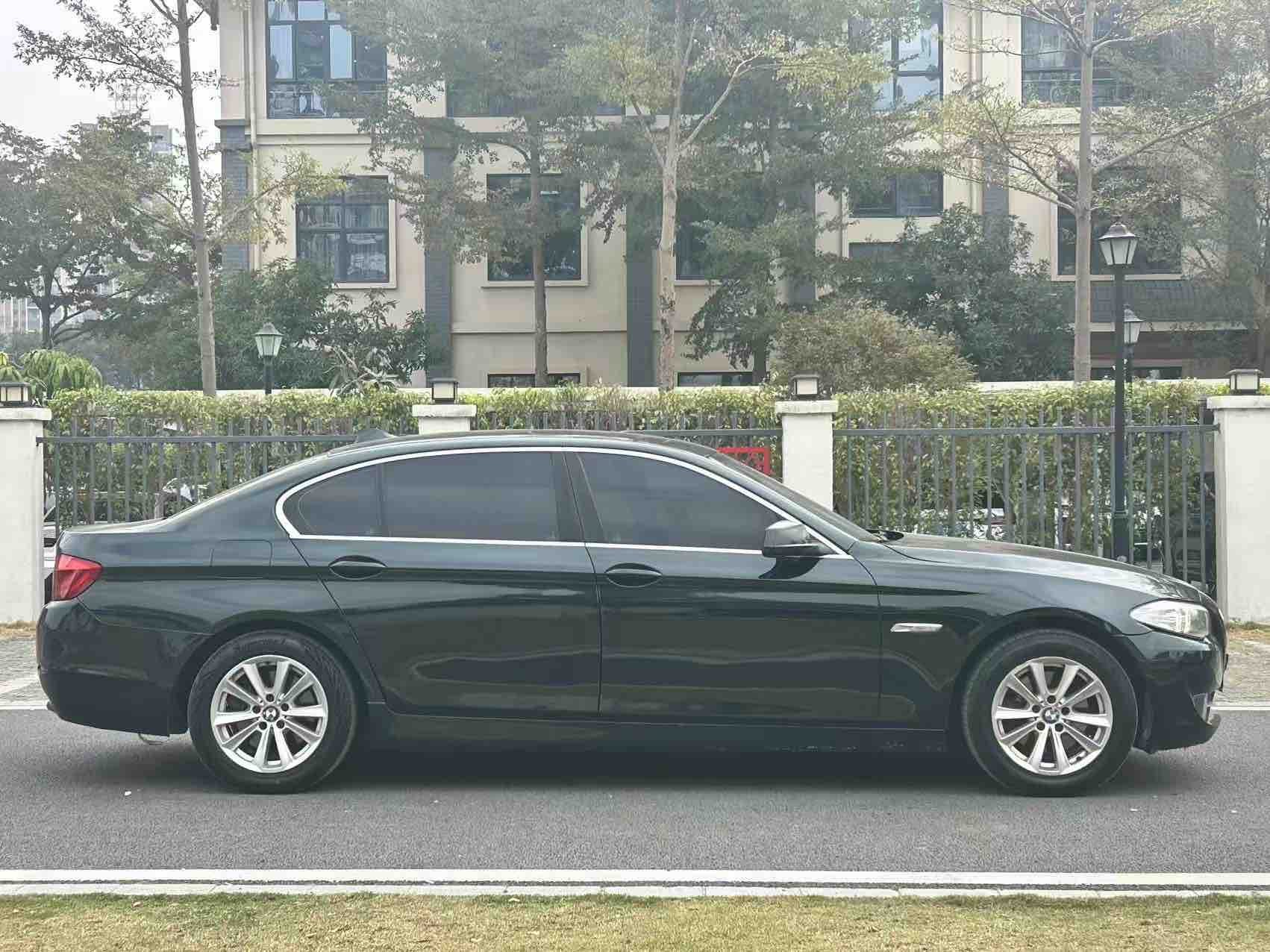 BMW 5 Series 2013 car image #9