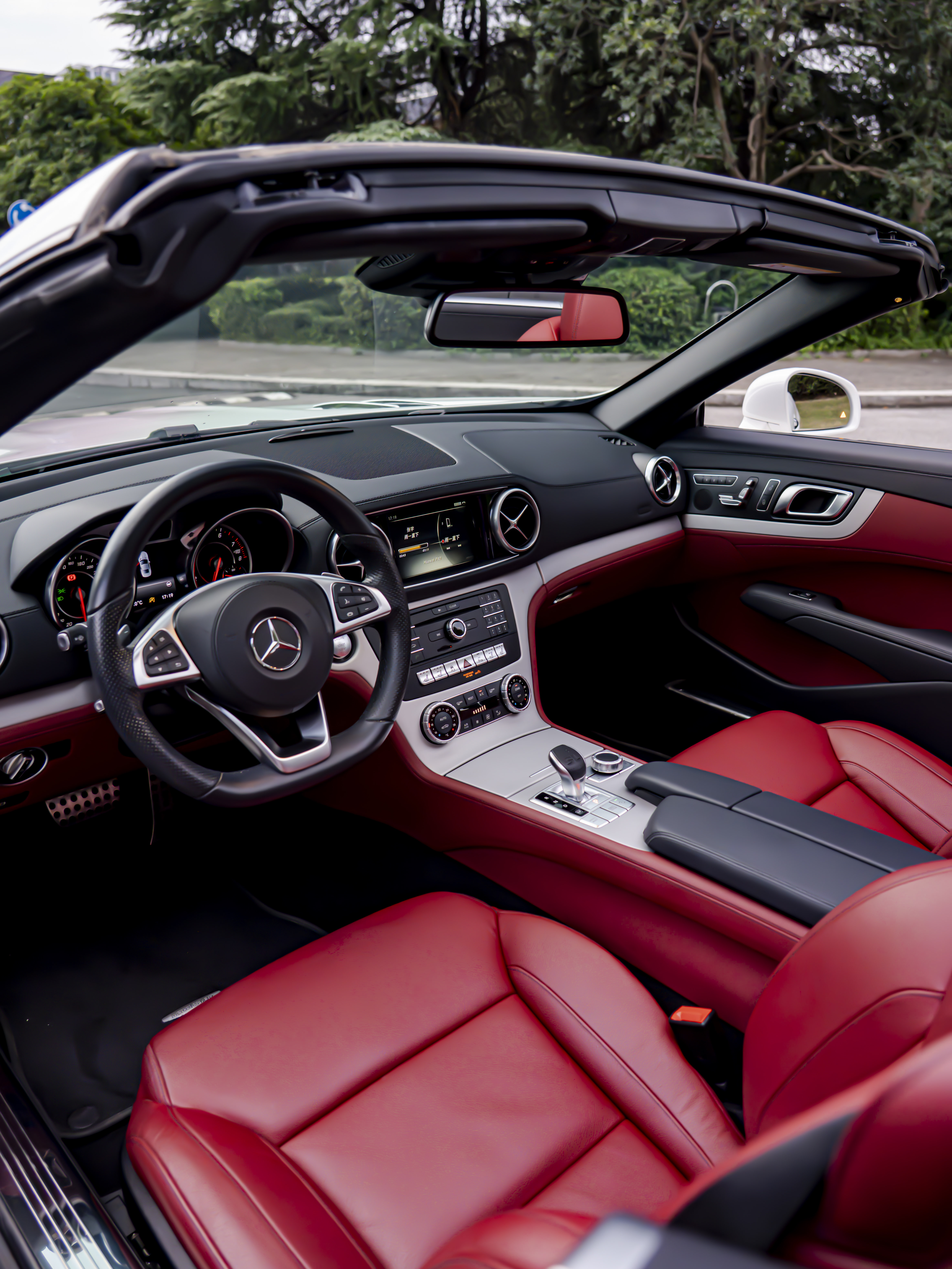 Mercedes-Benz SL Class 2017 car image #9