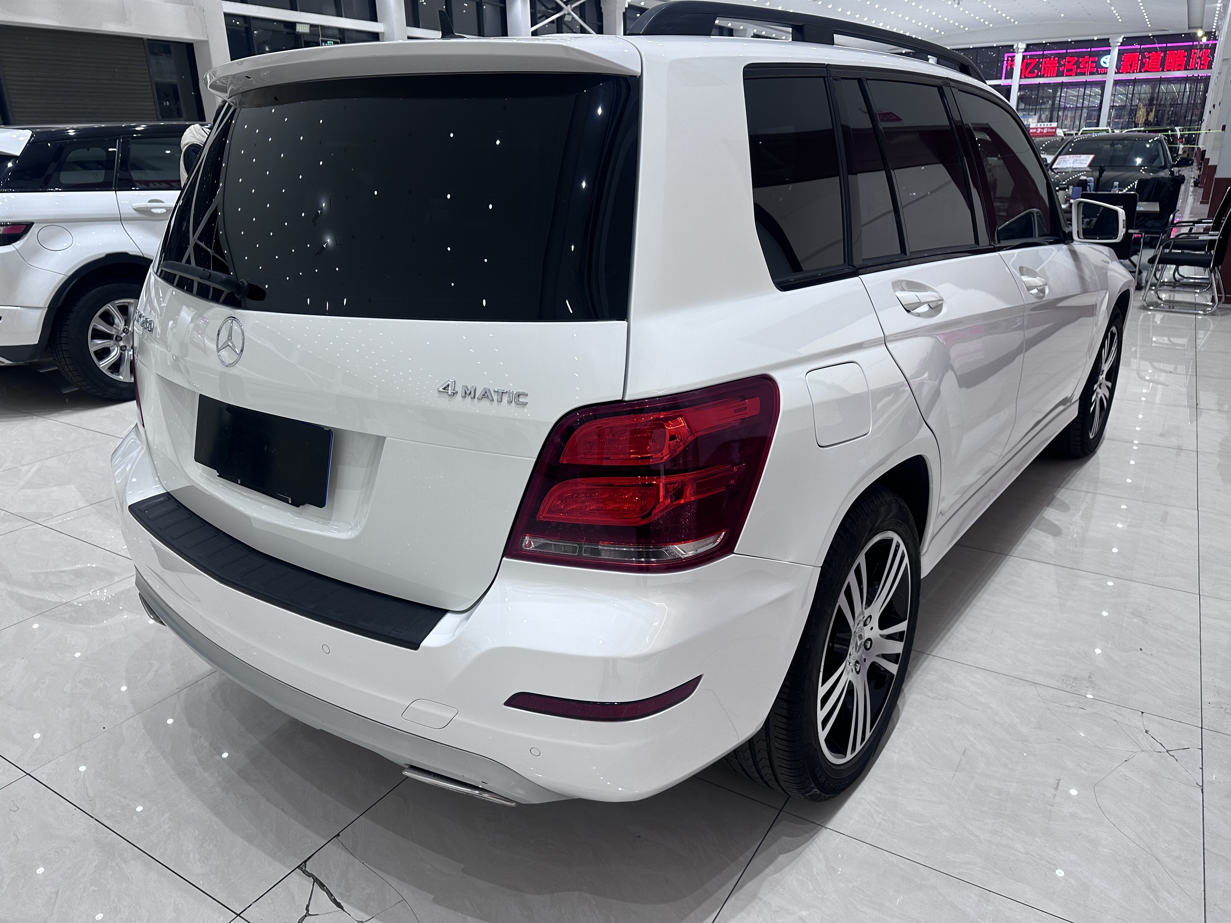 Mercedes-Benz GLK Class 2014 car image #9