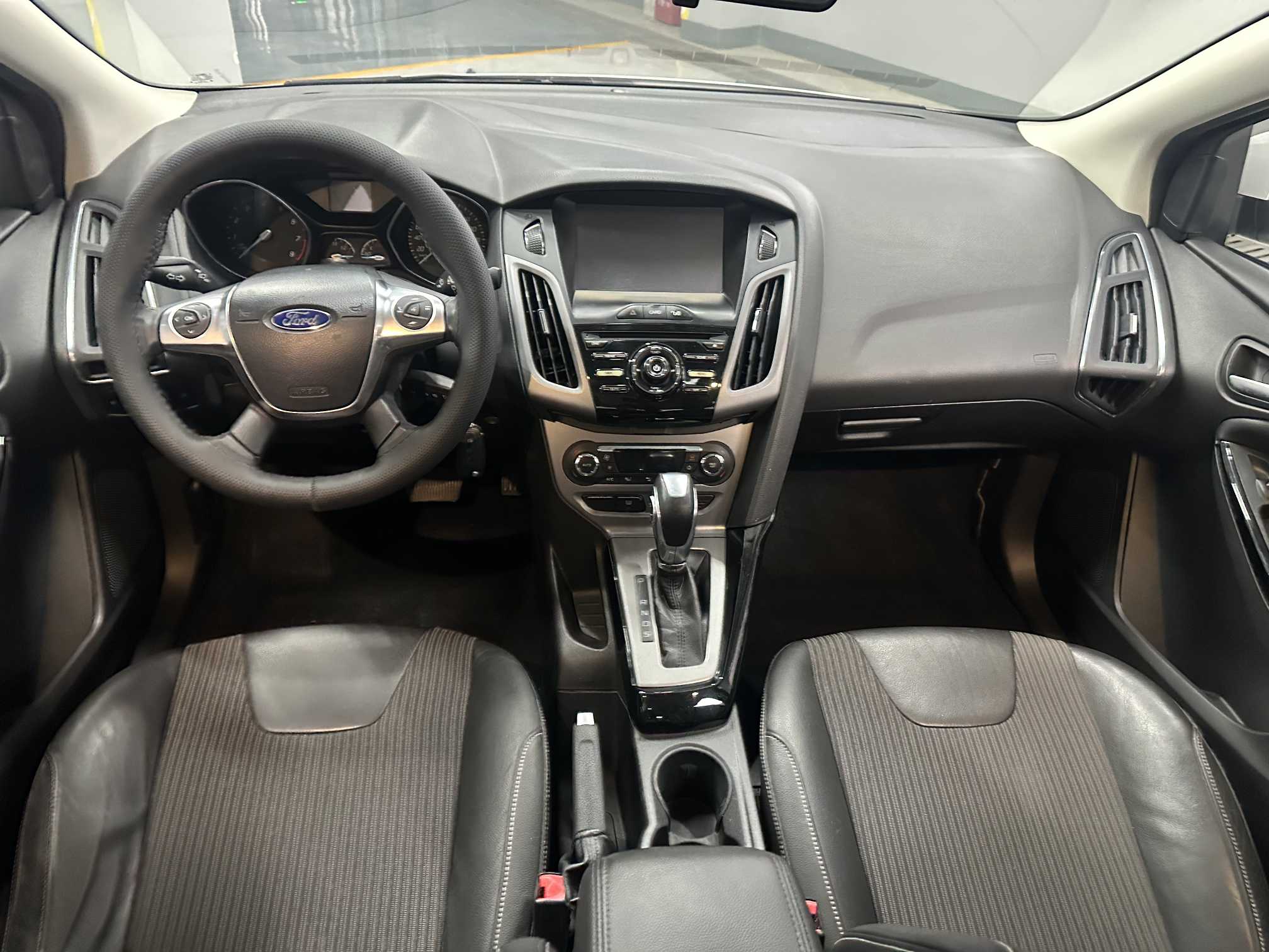 Ford Focus 2014 car image #9