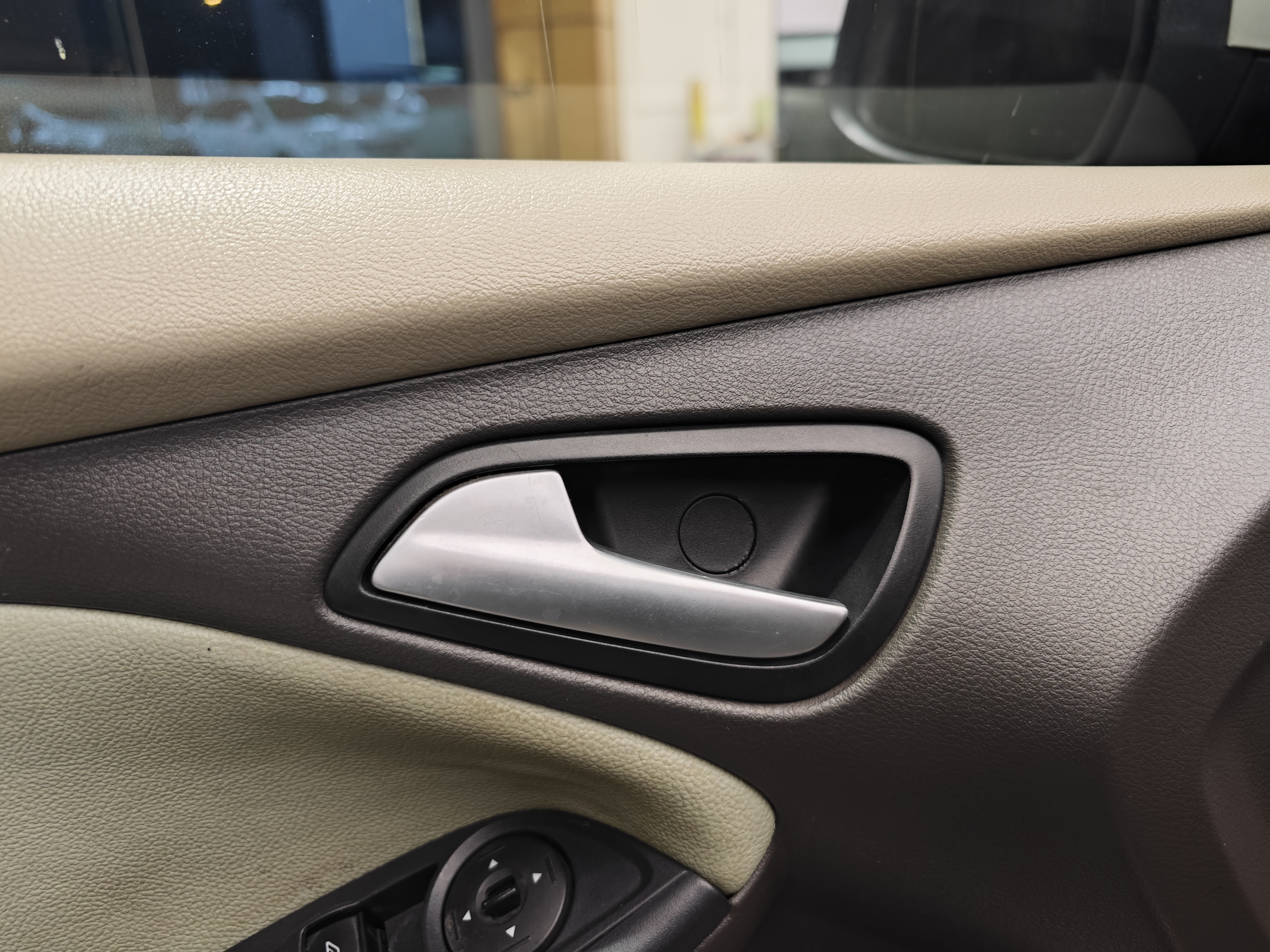 Ford Focus 2014 immagine di auto #9