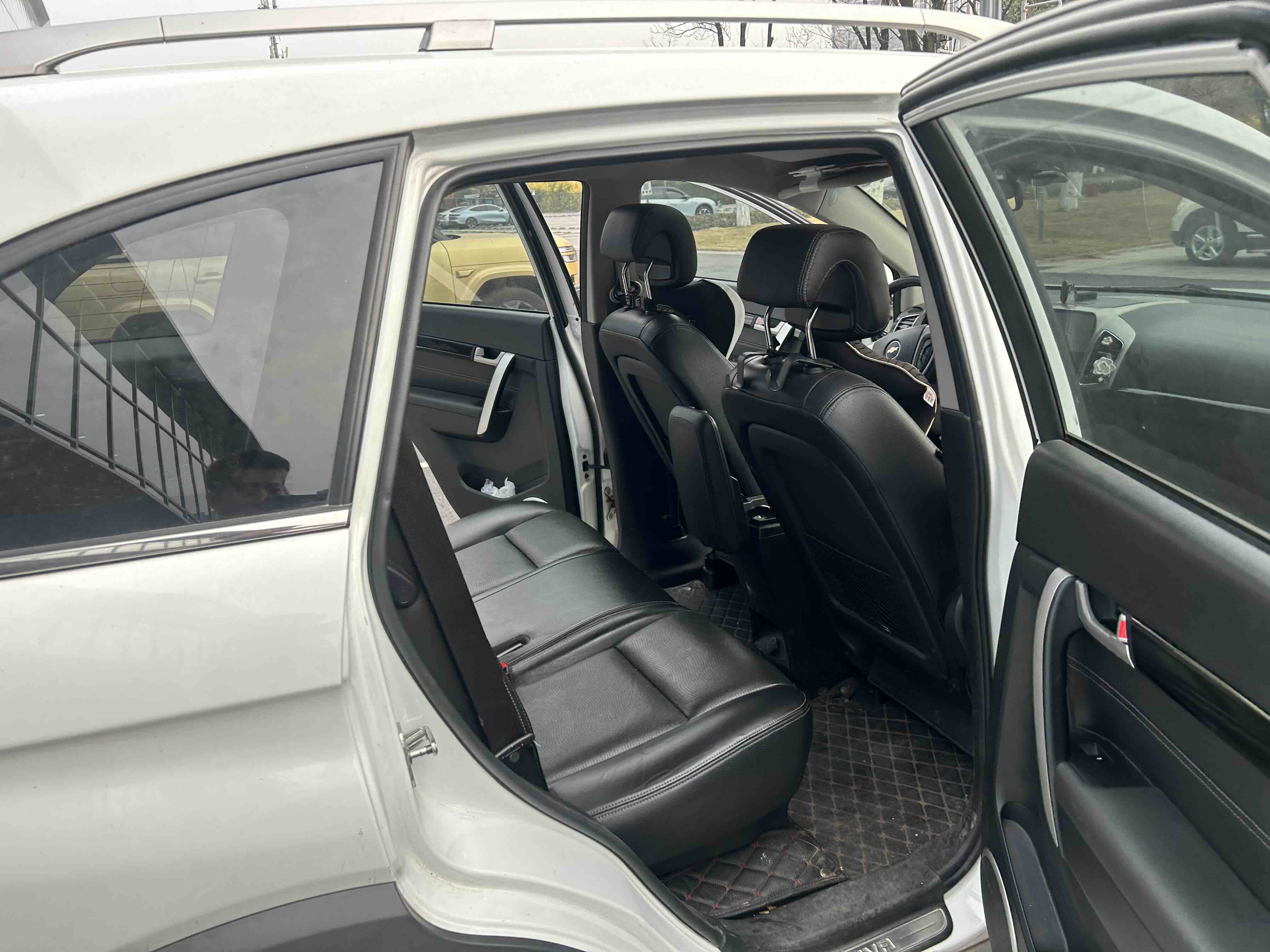 Chevrolet Captiva 2016 car image #9