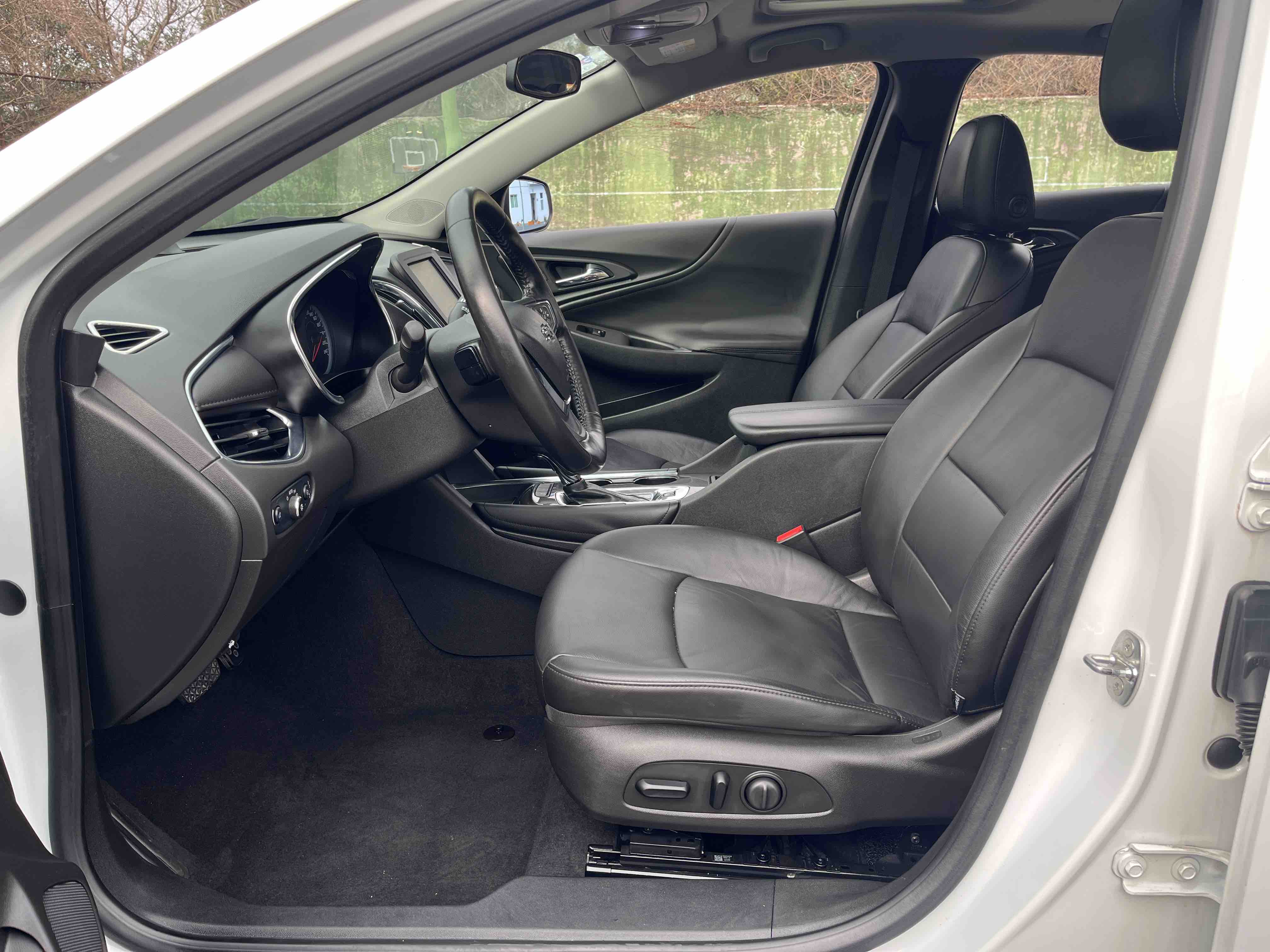 Chevrolet Malibu XL 2017 immagine di auto #9